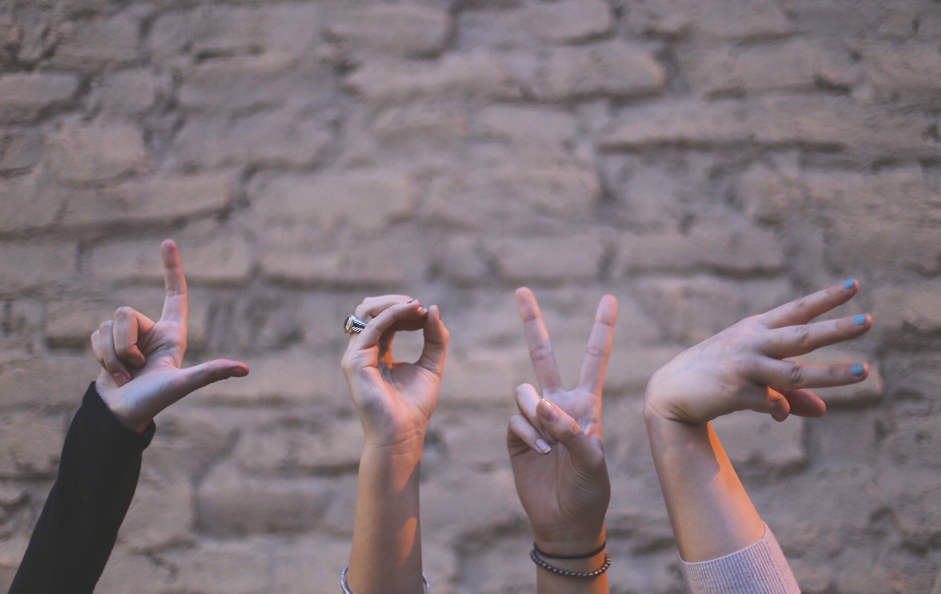 people-2608145_1920.jpg