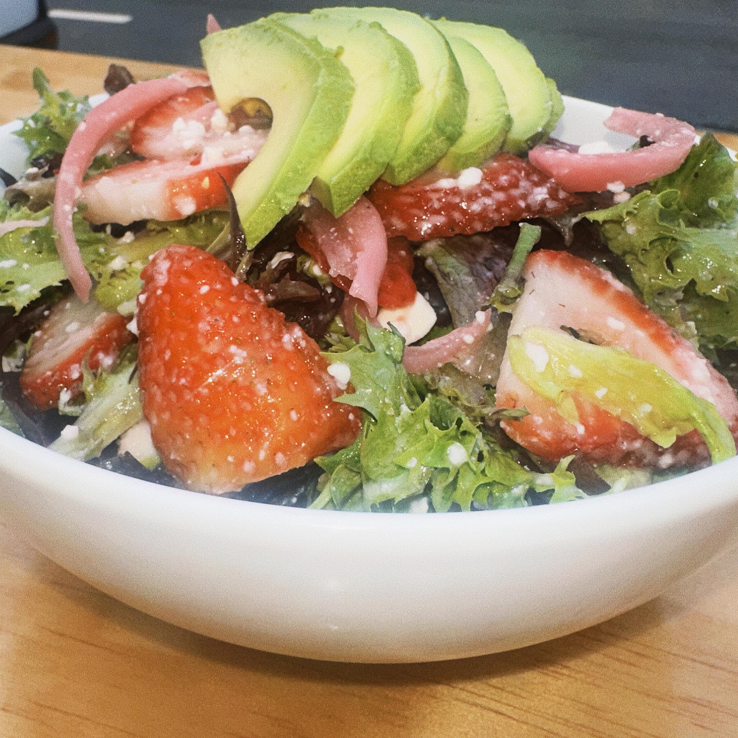 🥗Our Seasonal spring salad has arrived! Strawberries, house pickled red onions, feta, walnuts &amp; avocado over mesclun &amp; drizzled in a strawberry vinaigrette 🌷😋🍓