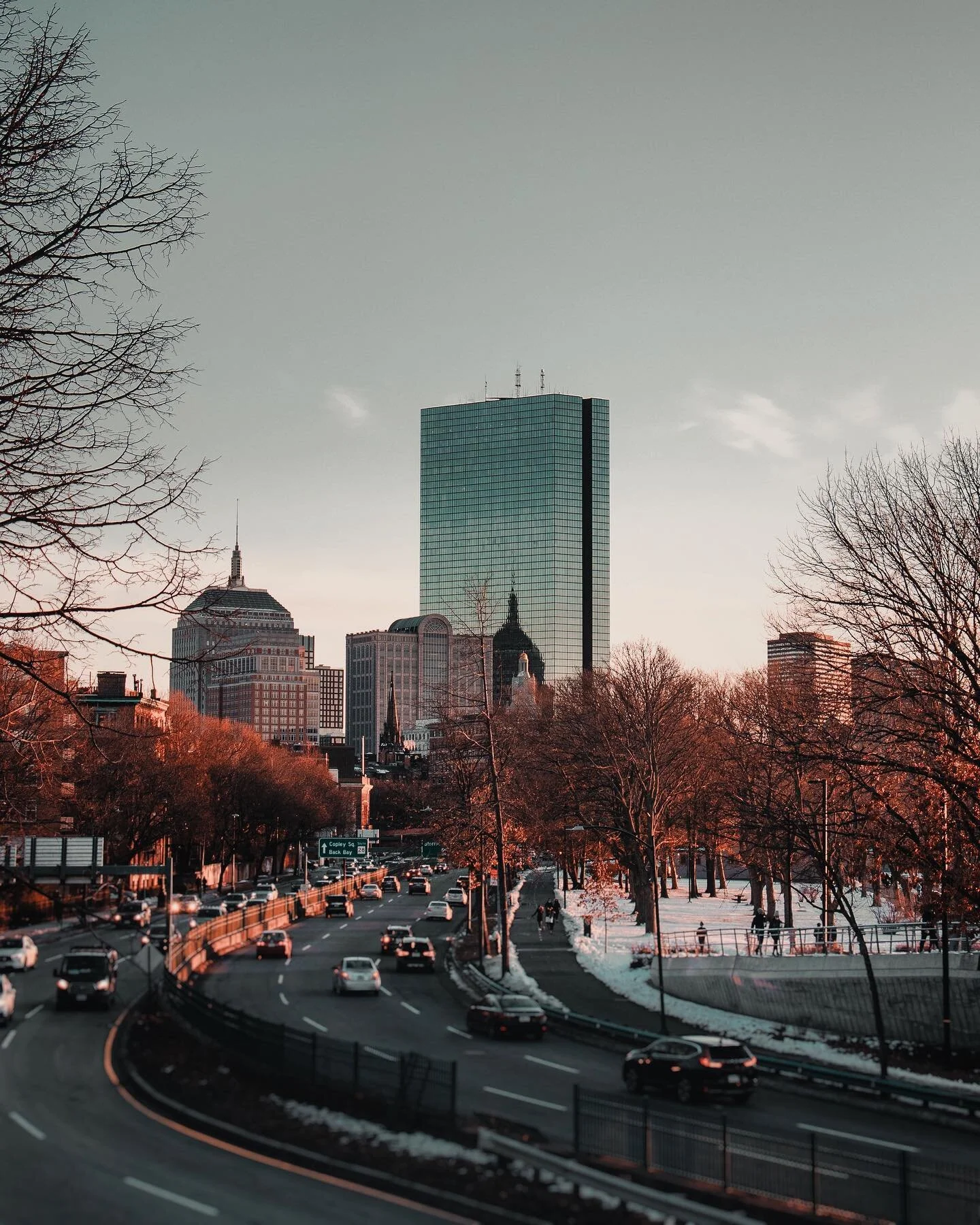 Waiting for some fresh powwww.
.
.
.
.
.
.
.
.
.
.
.
.
.
#bostondotcom
#bostonlife
#followingboston
#ig_america
#igboston
#igersboston
#ignewengland
#ignorthshore
#johnhancock
#skyline
#thebostoncal