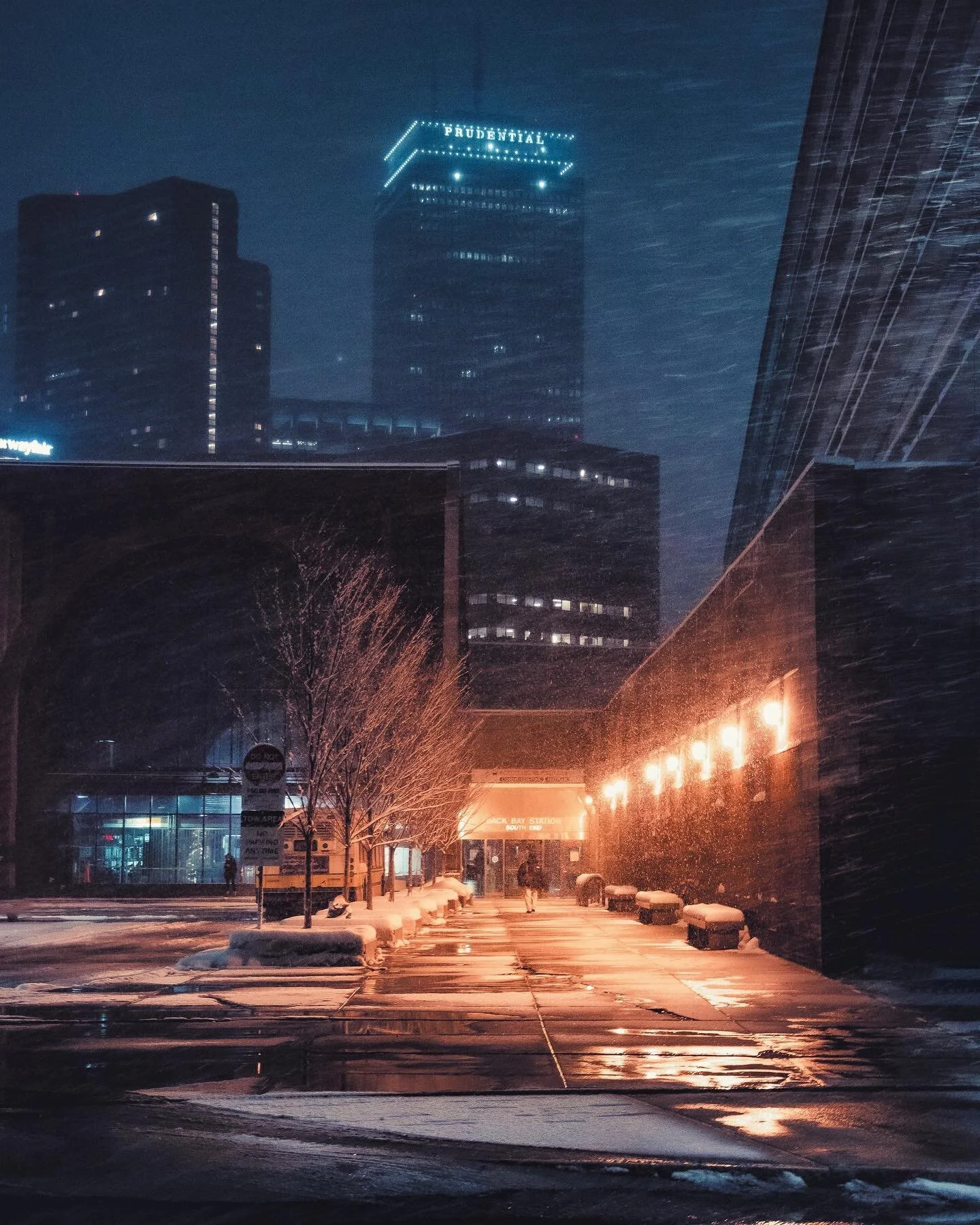 Weathering the storm. 
.
.
.
.
.
.
.
.
.
.
.
.
.
#boston
#bostondotcom
#bostonlife
#dusk
#followingboston
#ig_america
#igboston
#igdaily
#igers
#igersboston
#ignewengland
#moodygrams
#naturephoto
#prudential
#skyline
#southend 
#backbay
#thebostoncal
