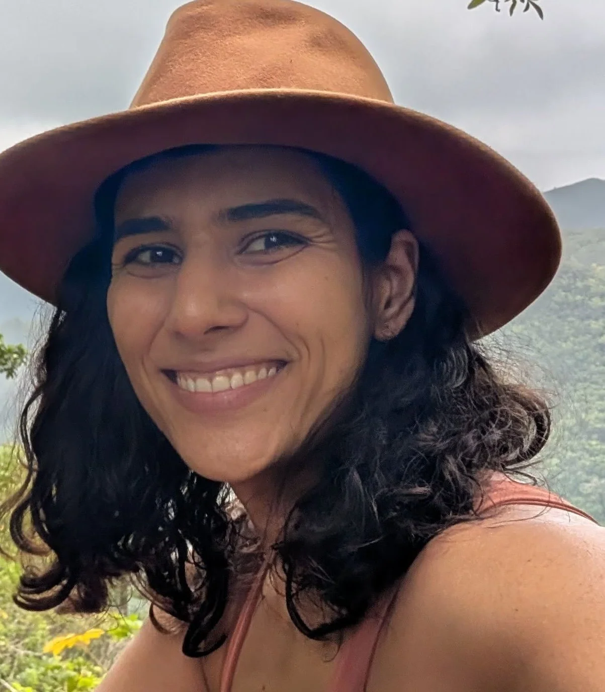   Hannah Montovani  is a movement enthusiast and coach who loves blending the ancient wisdom of Buddhism and yoga with modern science to promote wellbeing and health. A certified Dharma Meditation instructor, she's been practicing hatha yoga for over