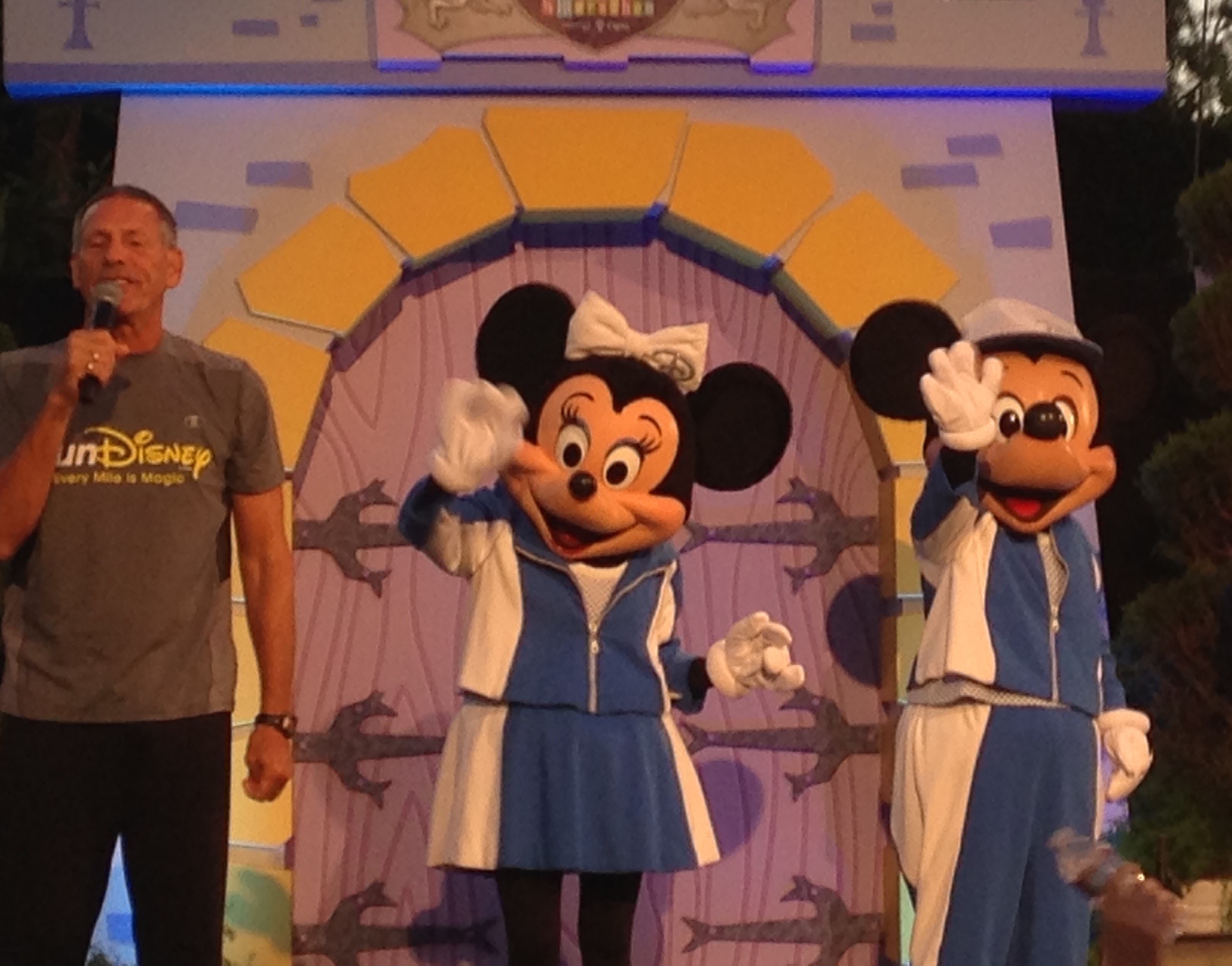 Mickey and Minnie at the start, Disneyland Half Marathon