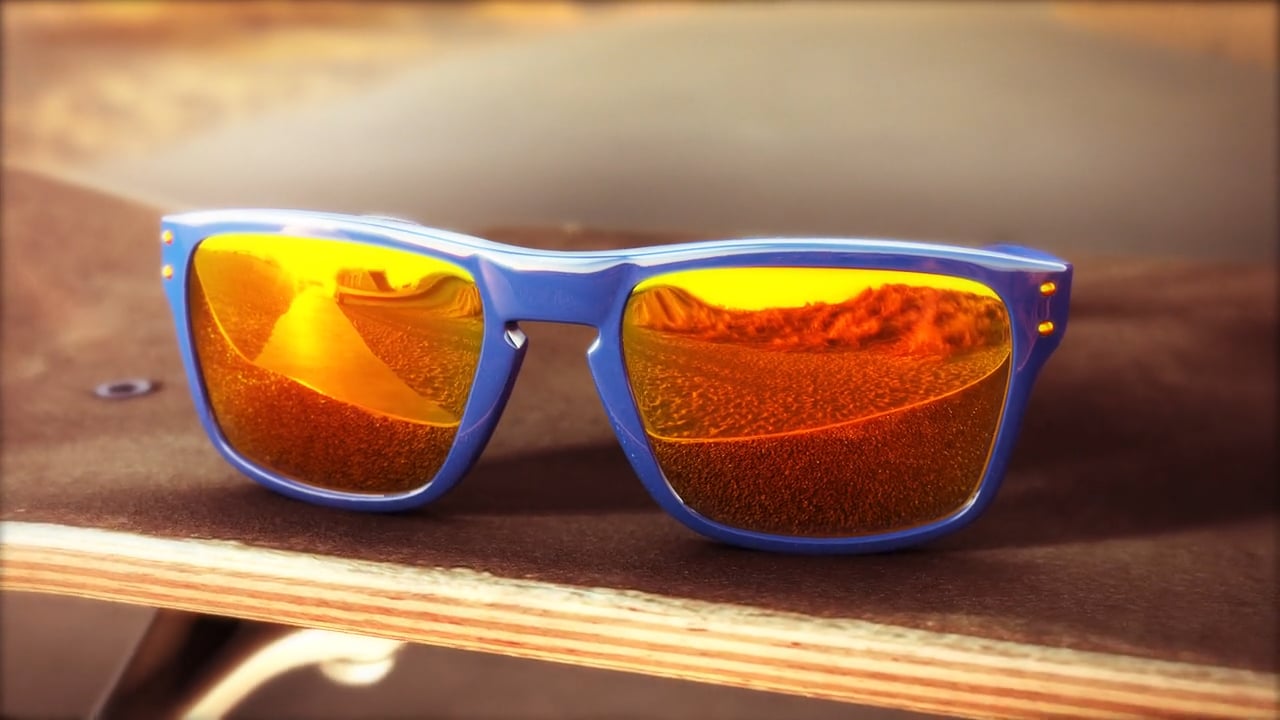 Title: Oakley Spec Production Company: Alter (thinkalter.com) Digital Artist: Karna Nelson Creative Director: Abe Finkelstein Producer: Paul Klinke Lighting Director: Eric Sahrmann