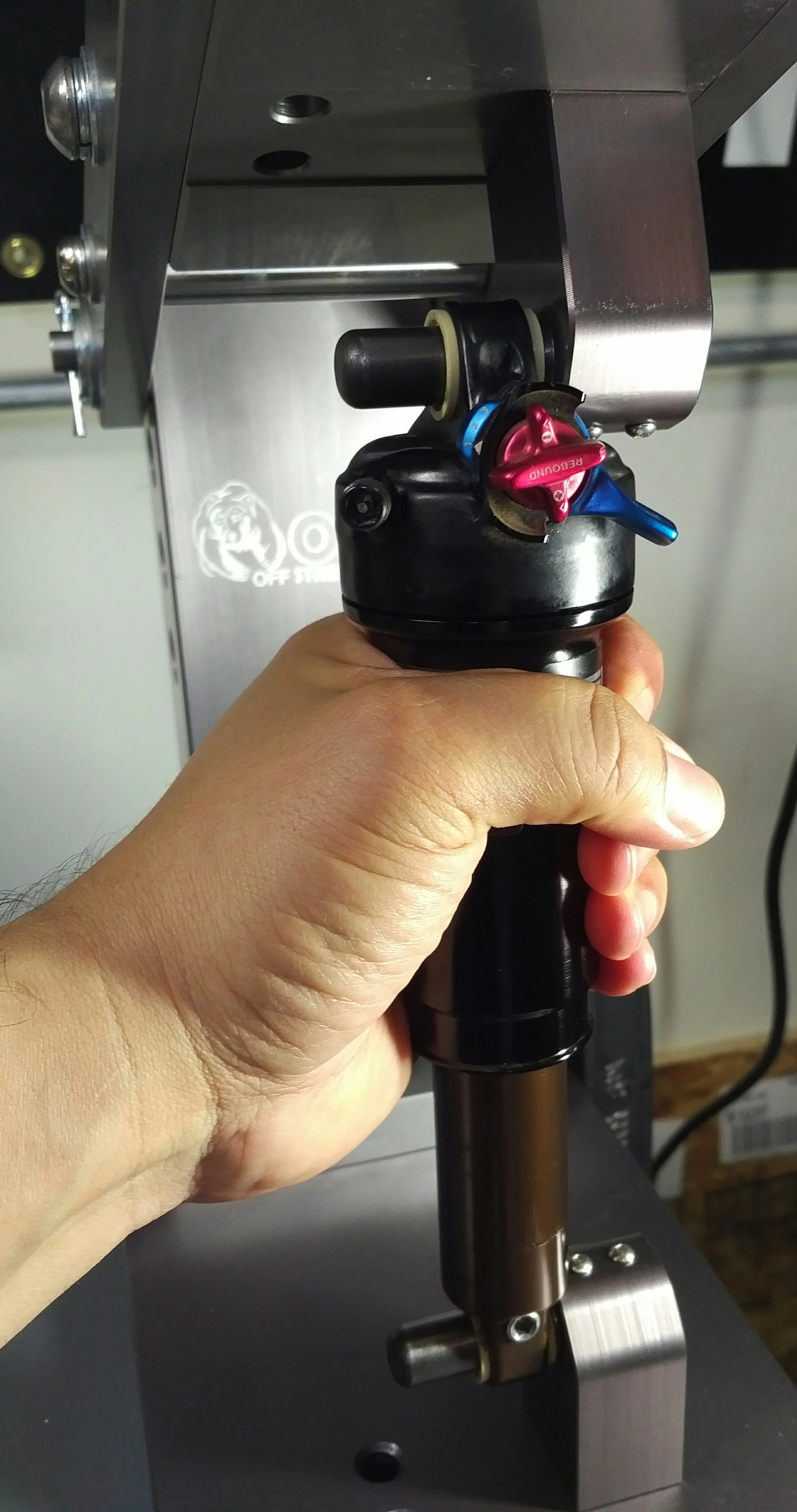 Removing air sleeve from a fox shock on the shock hand dyno