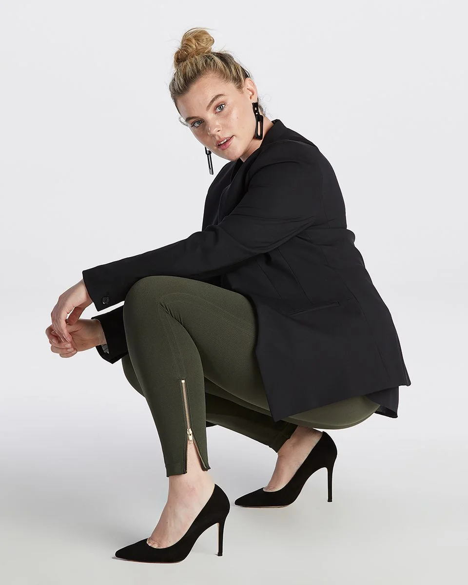 Seamless side zip legging. Assisted with zipper selection to have most comfortable fit.