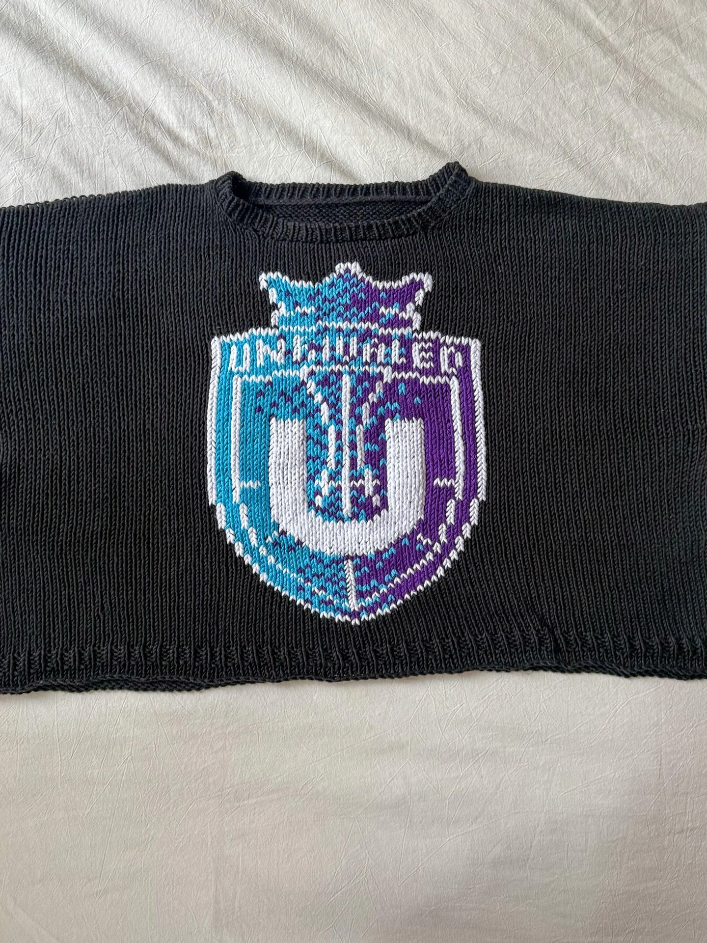 I&rsquo;m ready for you Brooklyn! Finished my @unrivaledbasketball knit crop just in time for semifinals 

If you see me at the game, say hi! 

&amp; if you made your fit for tonight, I want to meet!

Pattern is by me

Yarn is @berrocoyarn Modern Cot