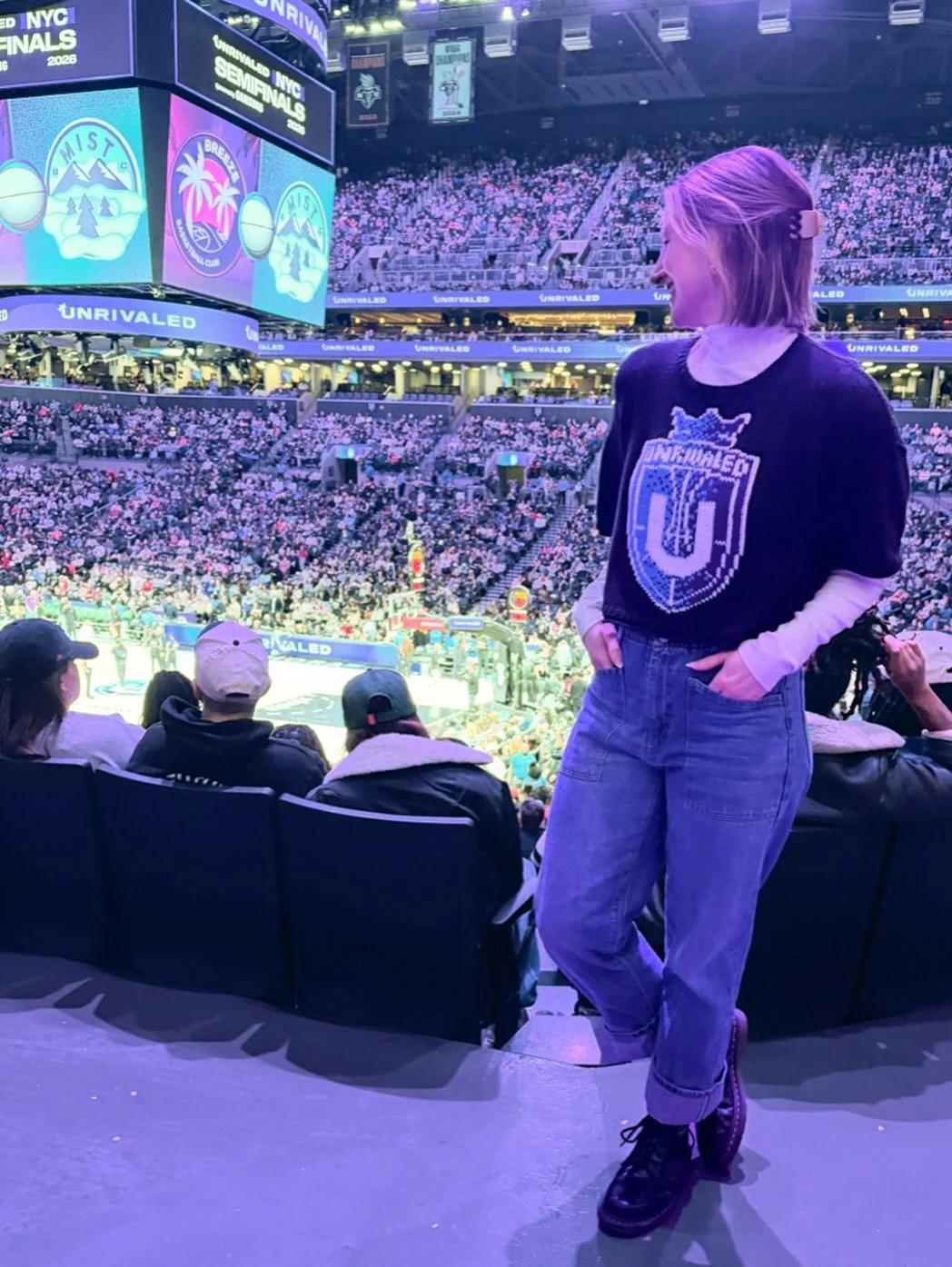 Felt good to be back in Brooklyn 

Shirt pattern and knit by me

Yarn is @berrocoyarn Modern Cotton in Longspur, Abbott Run, Poe with @woolandthegang Shiny Happy Cotton in White

#knit #knitterofinstagram #womenssports #unrivaled #unrivaledbasketball