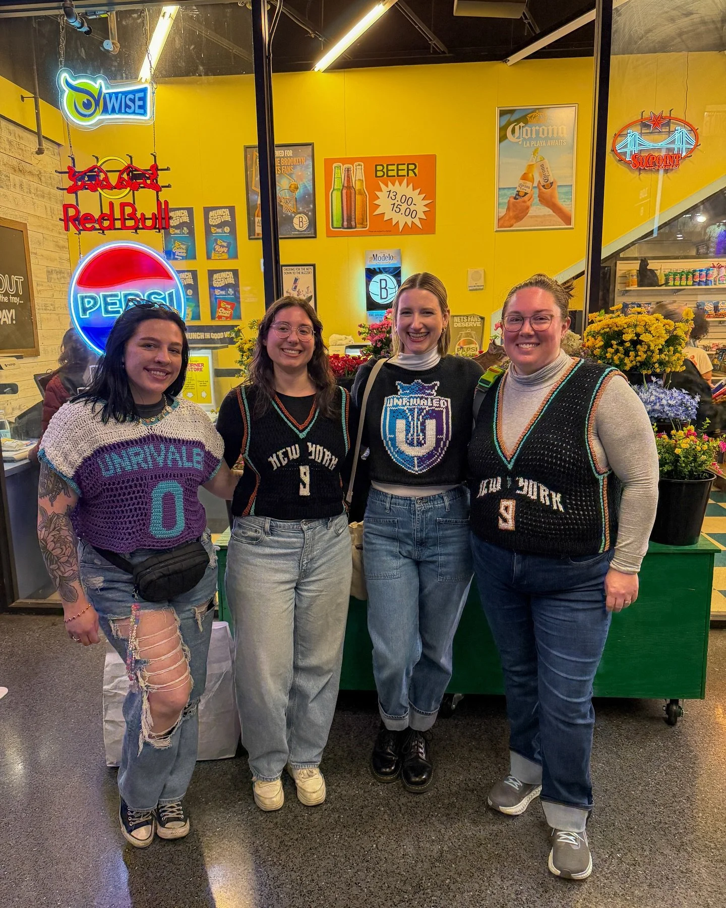 What&rsquo;s better than attending @unrivaledbasketball in a shirt I designed and knit? Meeting up with other knitters &amp; crocheters who made their fits 

It was so incredible to see the other knitters who made a  @t__cloud9 jersey. Tash, you are 