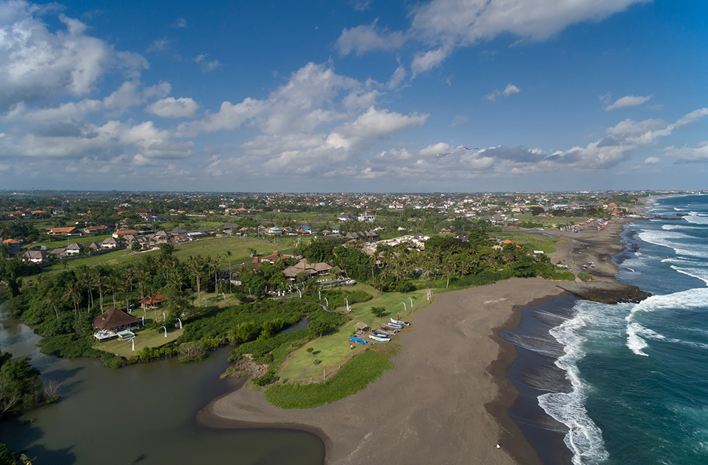 Sungai-Tinggi-Beach-Villa-Ocean-beach-villa-and-surrounds (1).jpg