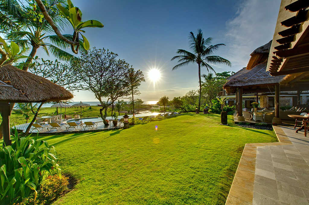 Sungai-Tinggi-Beach-Villa-Sunset-over-the-sea.jpg