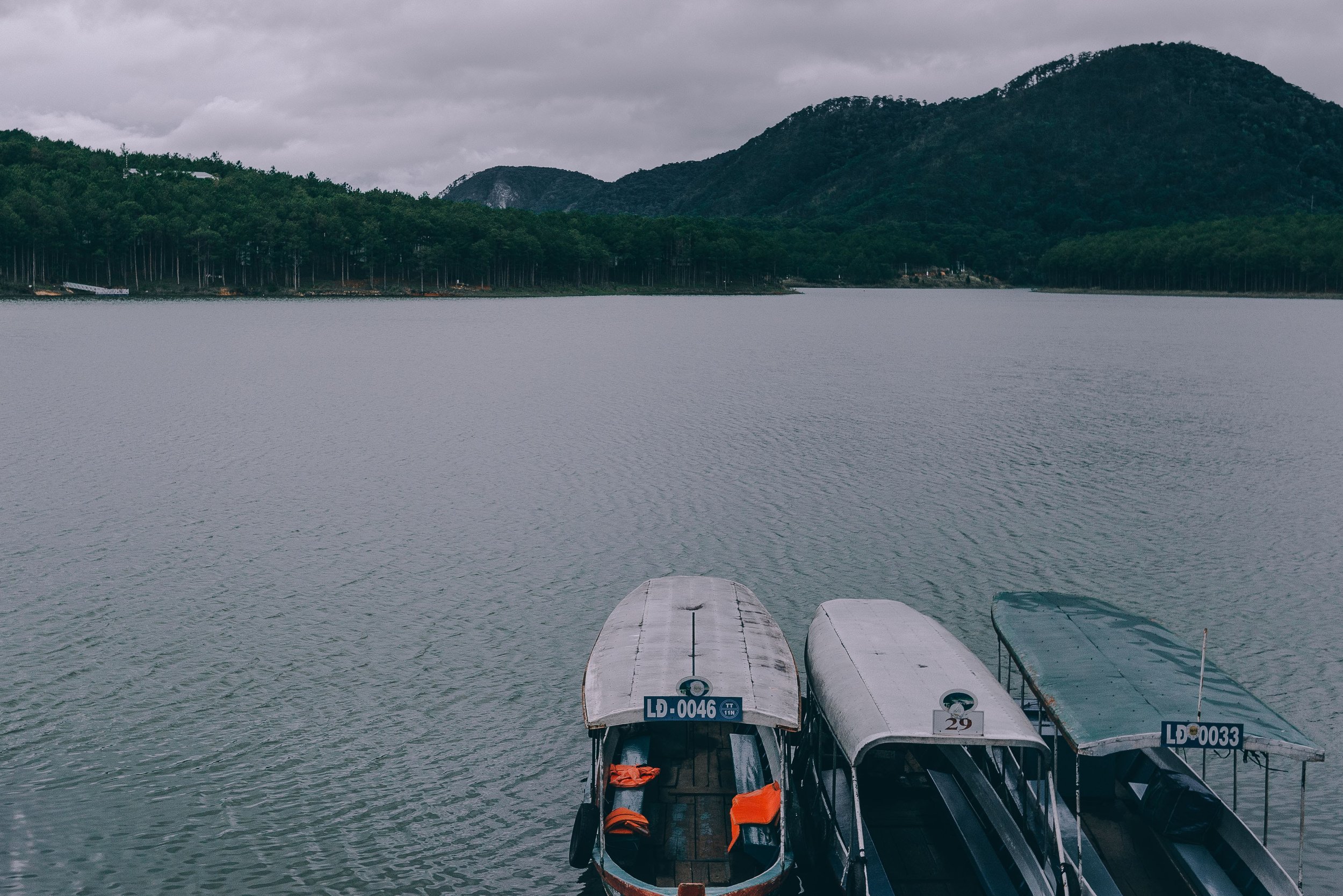 Can't remember the name of this lake, but it was HUGE AF.