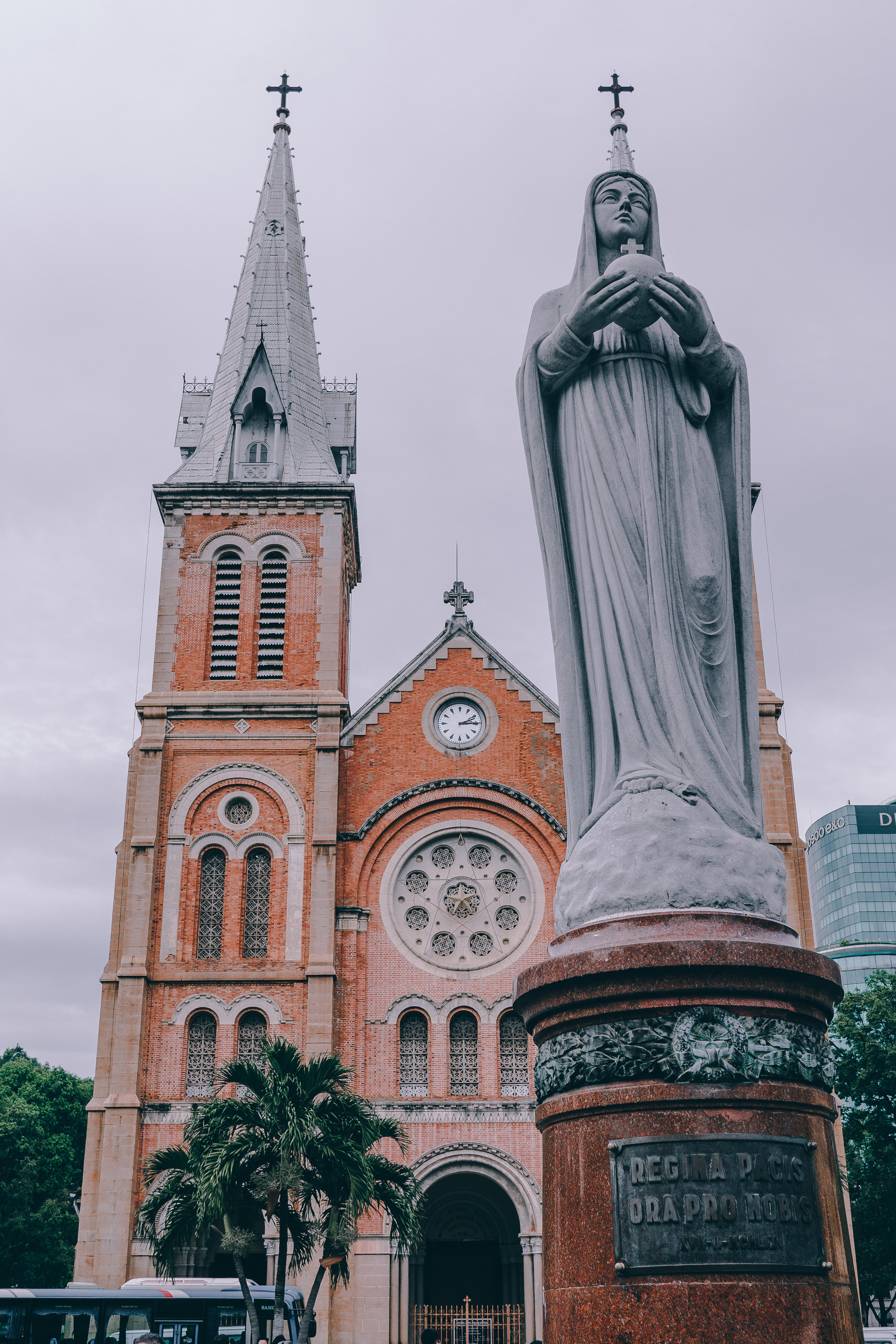 Greeted by this magnificently huge statue.