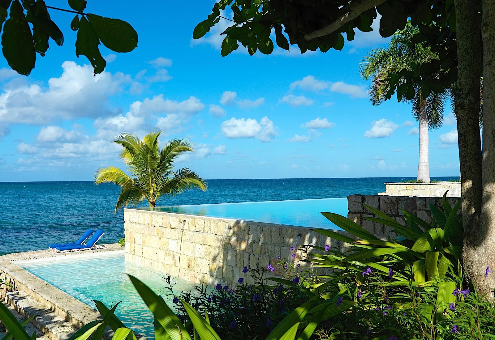 Round Hill Hotel and Villas