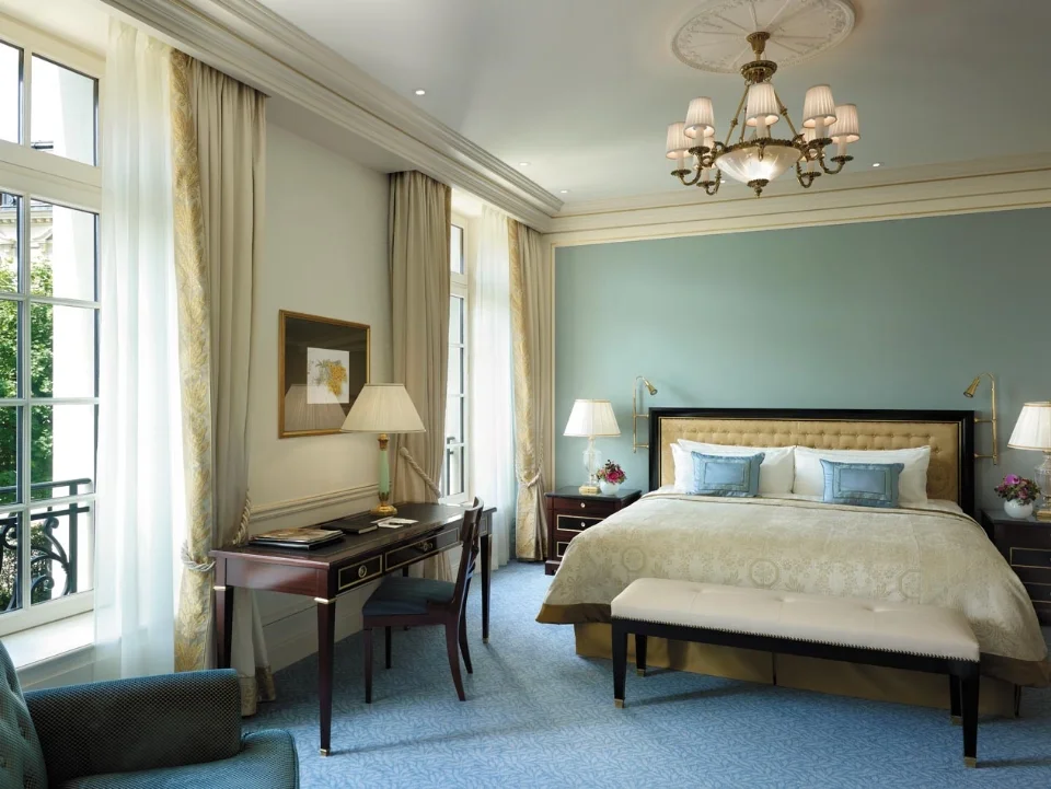 Photos courtesy of Shangri-La Hotel Paris