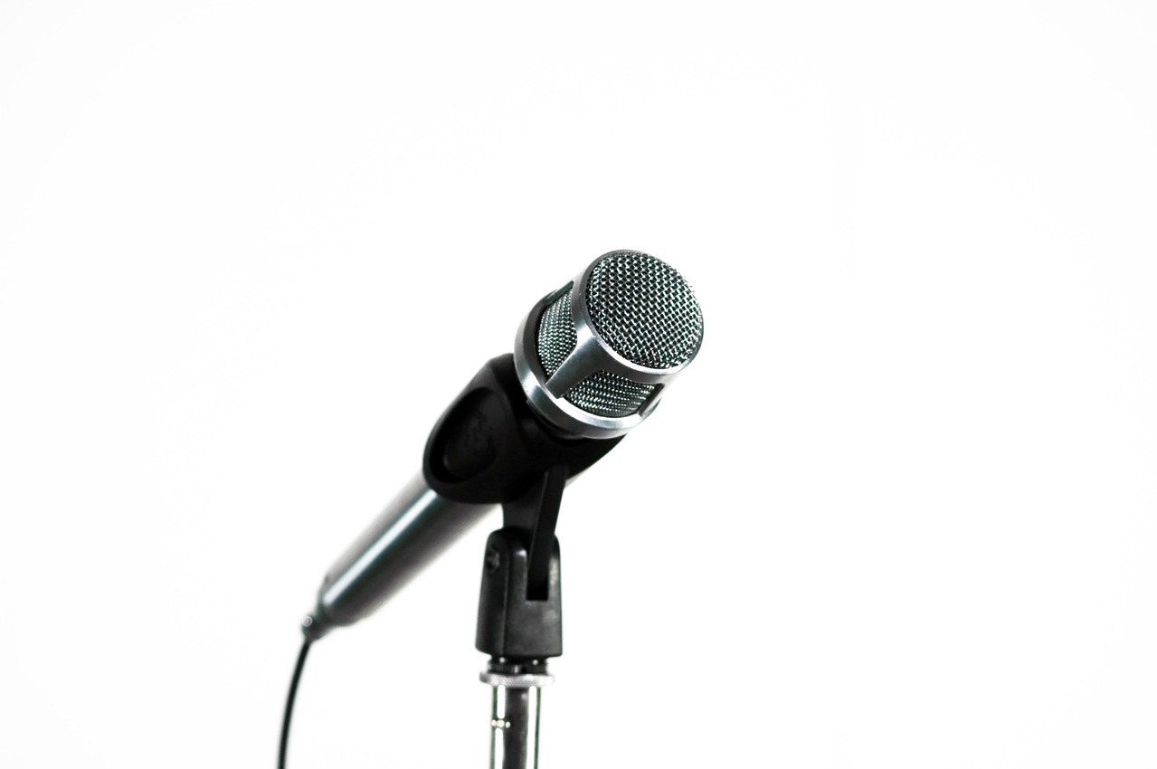 microphone-2-1620440-1279x850 microphone.jpg