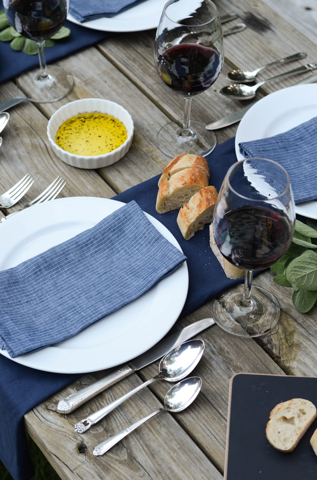 Simple Thanksgiving Table