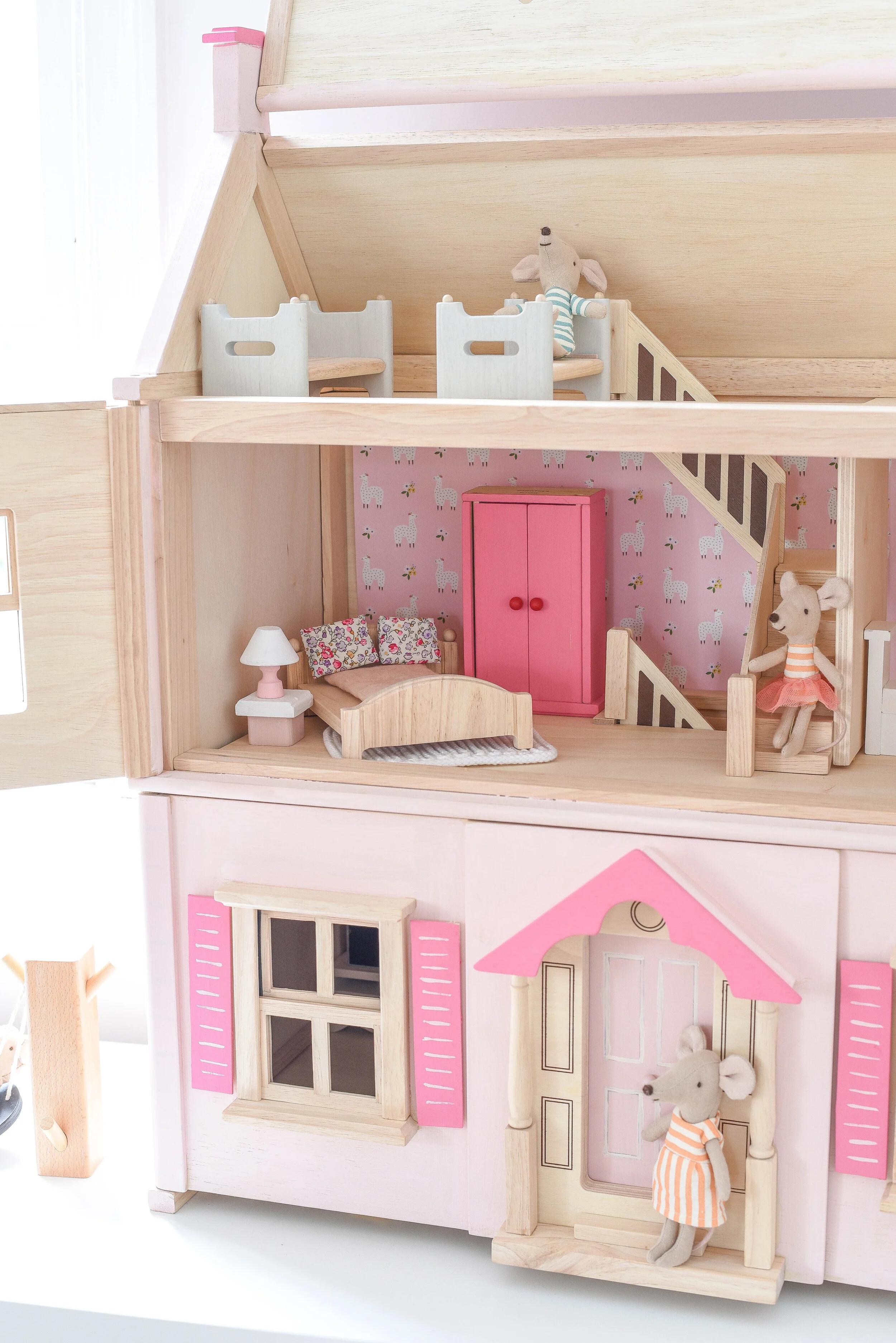 pink dollhouse