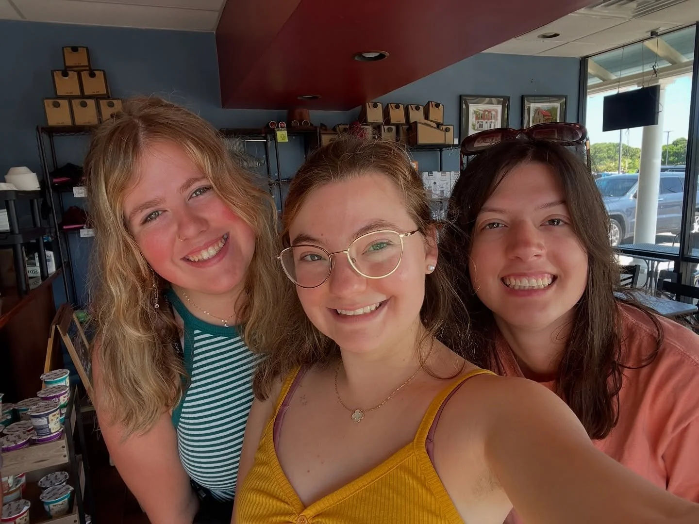 Beach trippppp! Shout out to Steve and his incredible generosity with his beach house, (if anyone were wanting to apply he&rsquo;d probably let you use said beach house&hellip;) Kevin won mini golf, rocked a sweet sunburn and got put in the clink for