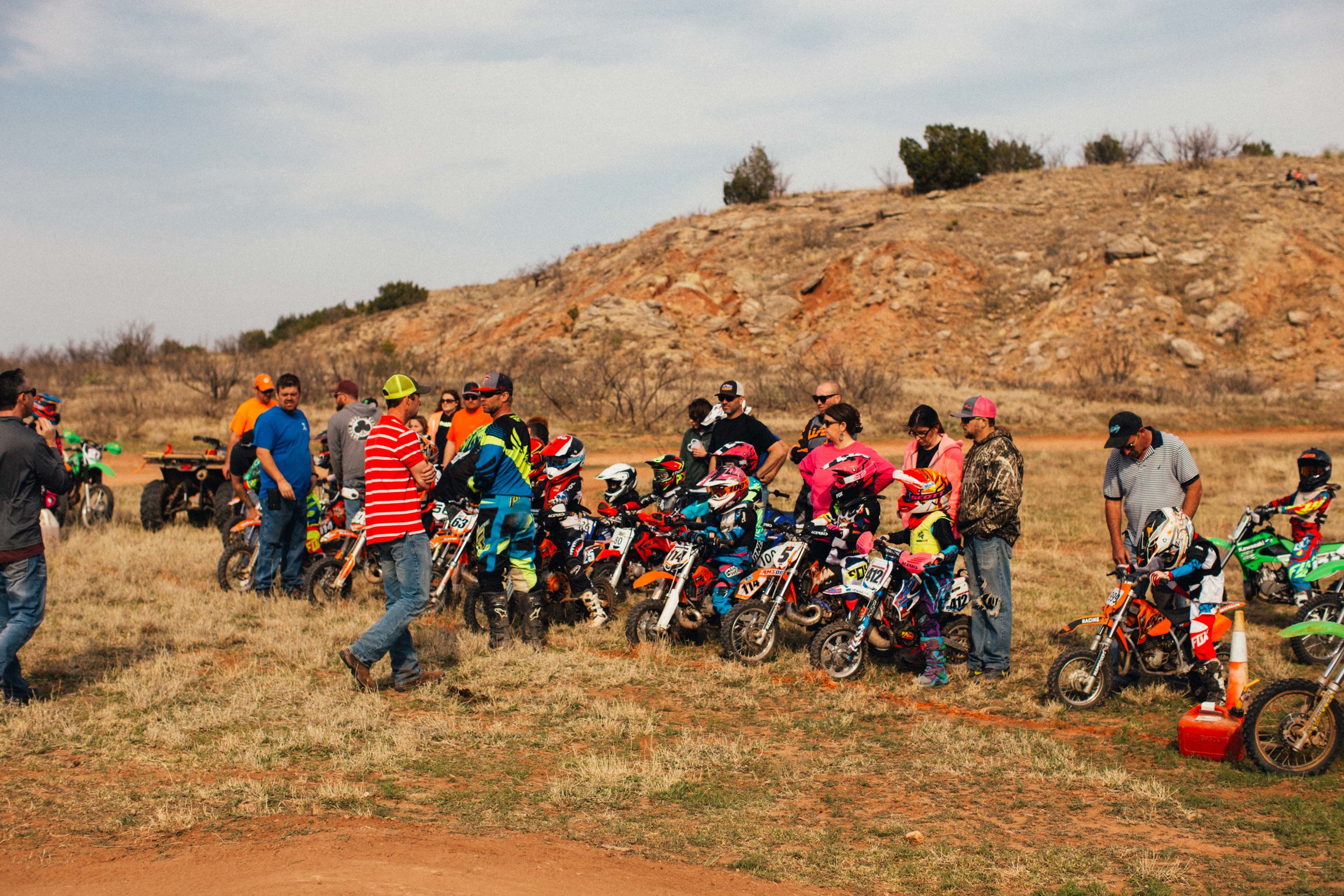 Young racers lined up for the start of the mini enduro.