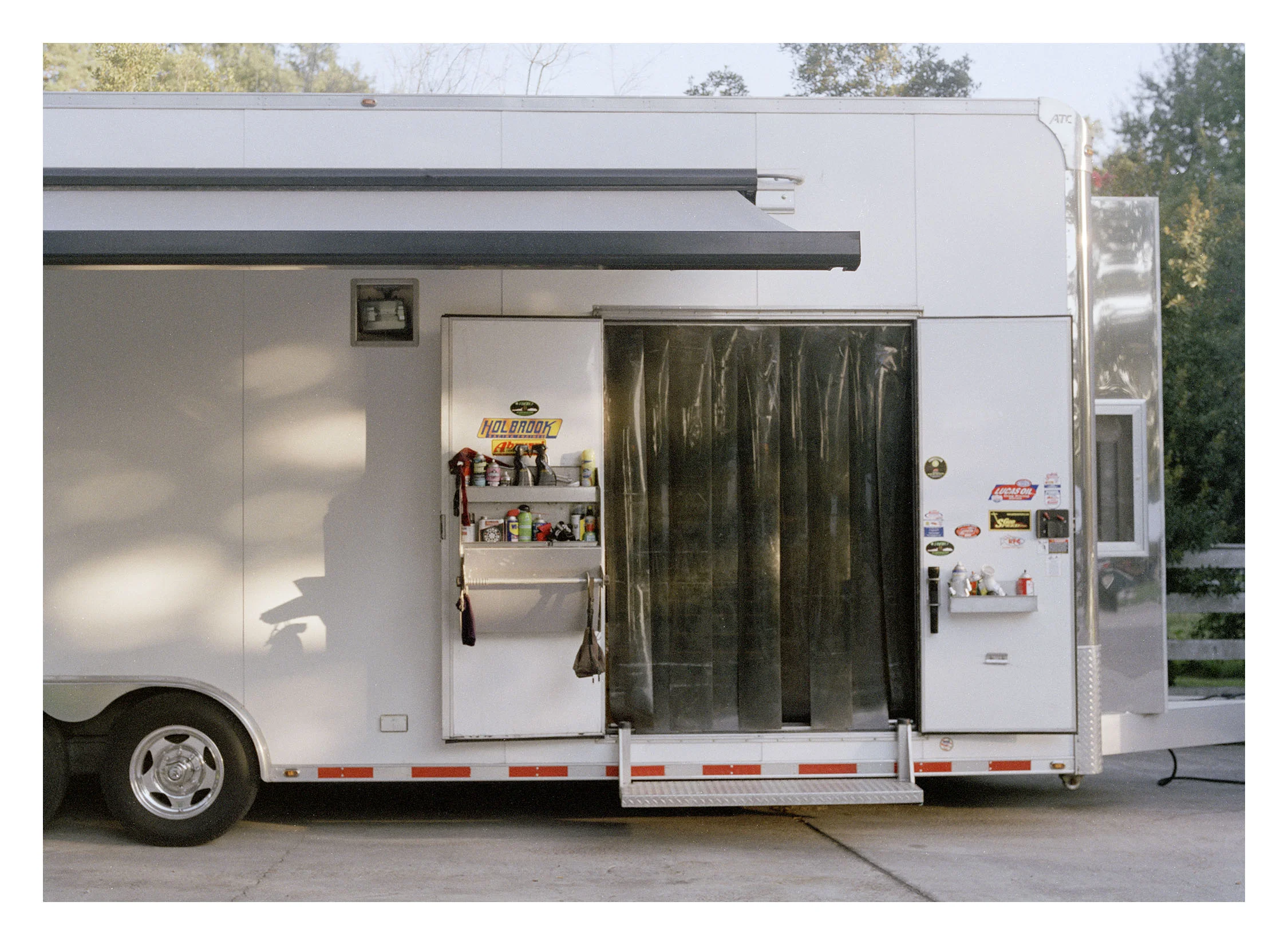 Trailer_001.jpg