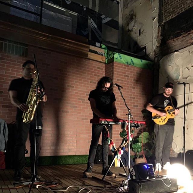 wow last week was epic. &quot;edge of the road&quot; hit 50K streams. we played our first @sofarnyc showcase with @smithareensmusic @fiamlarrell @ellisasunmusic and @similarkind - then to top it off @marko_kinetic_eckart  was in town for the BK homec