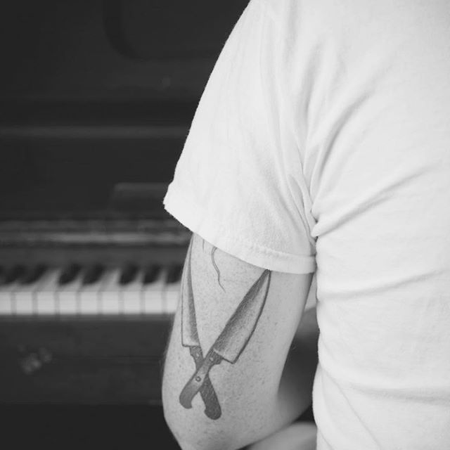 play
.
.
#piano #uprightpiano #rockstar #tattoos #tattoo #rockandroll #jams #ilovemusic #ilovepiano #music #musician #musically #indiemusic #livemusic #nyc #brooklyn