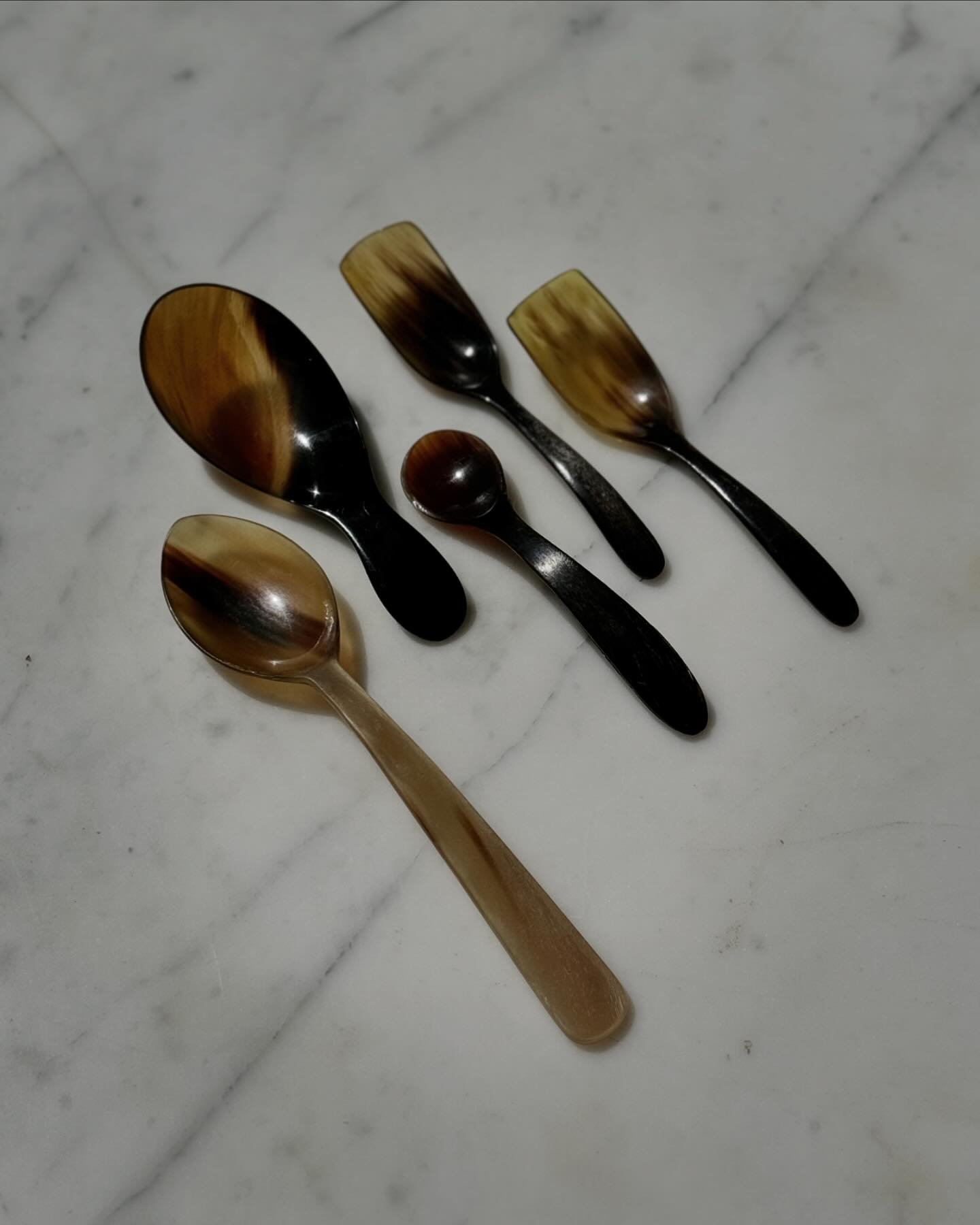 Horn Spoons &bull; $5 - $12 
&bull;
&bull;
&bull;
&bull;
&bull;
#horn #carvedhorn #spoon #kitchen #vintagekitchen #kitchenutensils #cook #chef #oneofakind #nycapartments #handmade #carved #marble #tastetest #vintage #thrift #nyc