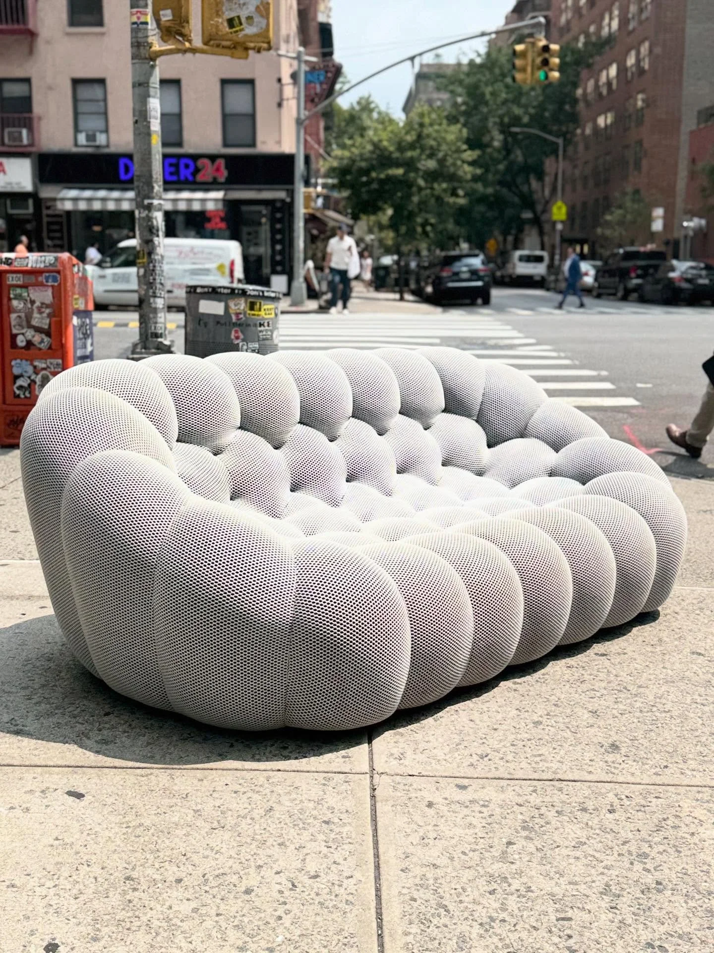 Roche Bobois &bull; &ldquo;Bubble&rdquo; Sofa &bull; SOLD &bull; 7&rsquo; wide 
&bull;
&bull;
&bull;
&bull;
&bull;
#rochebobois #bubble #bubblesofa #modern #thriftedstyle #thriftfurniture #design #interiordesign #livingroom #designinspiration #modern
