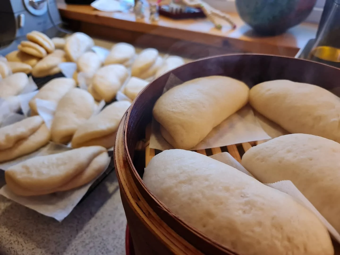 Steamed buns in the making, til melodi grand prix p&aring; l&oslash;rdag.. 🤩 #steamedbuns #homebaker #elskeratlavemad