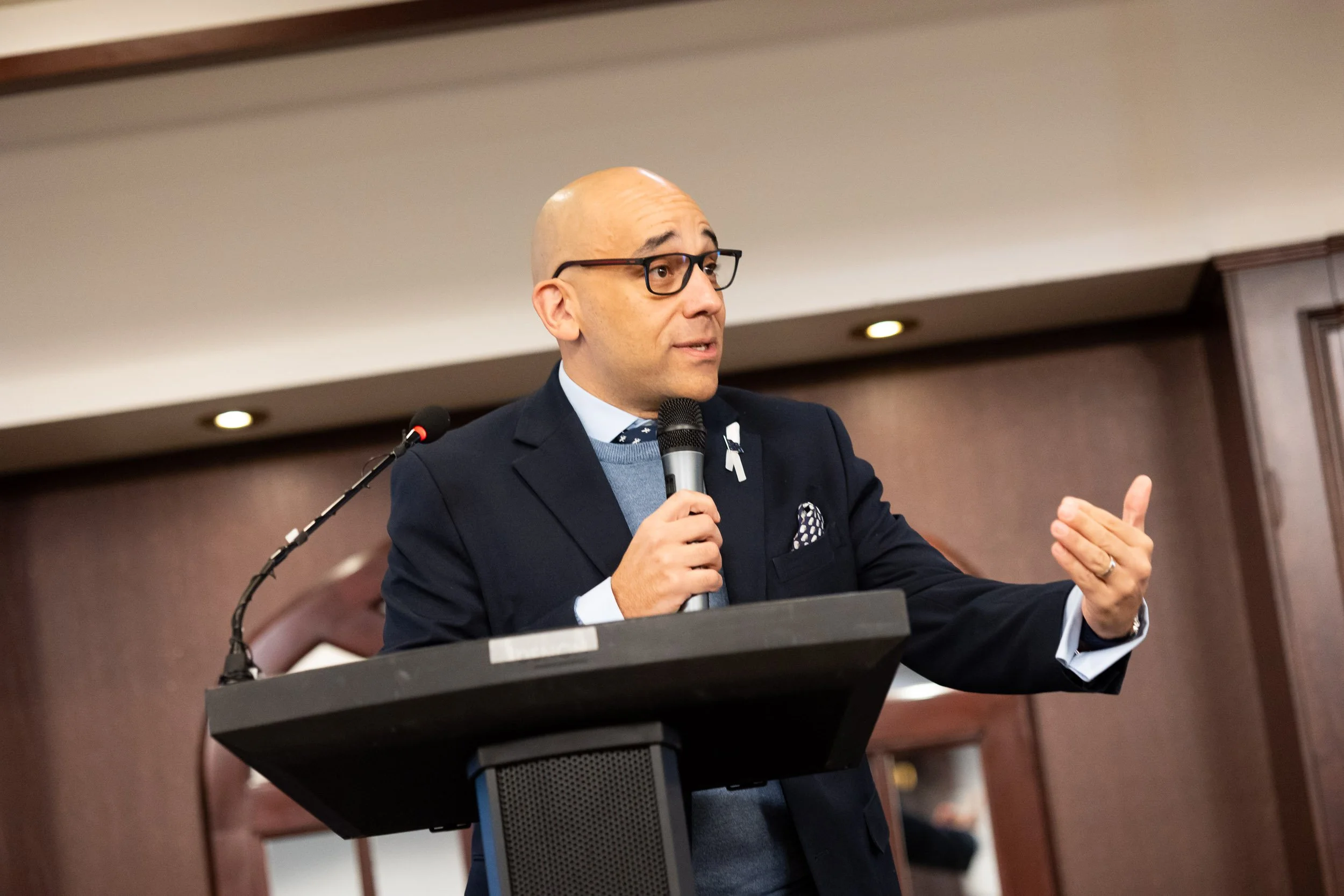 dumaisphoto-ministre-christopher-skeete-4216.jpg