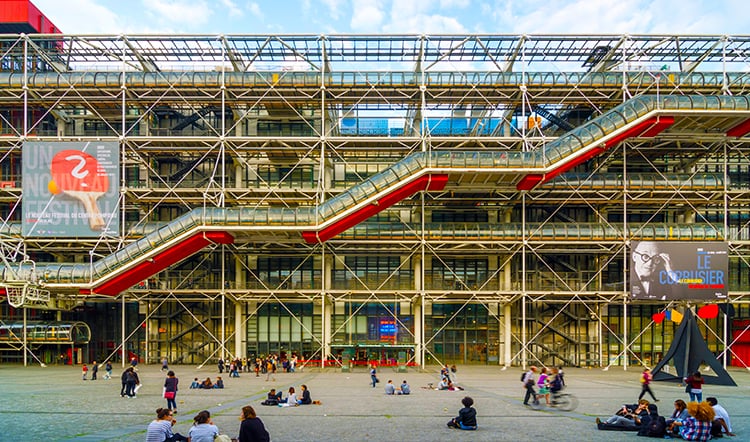 Ellen-Carey_Centre-Pompidou.jpg