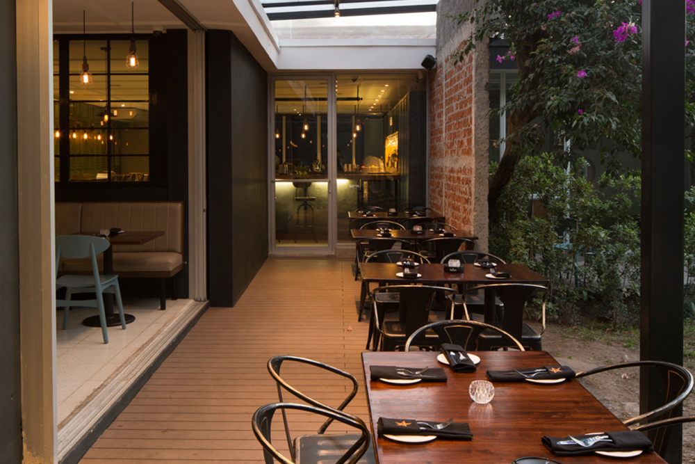 lobby-gastrobar-terraza.png