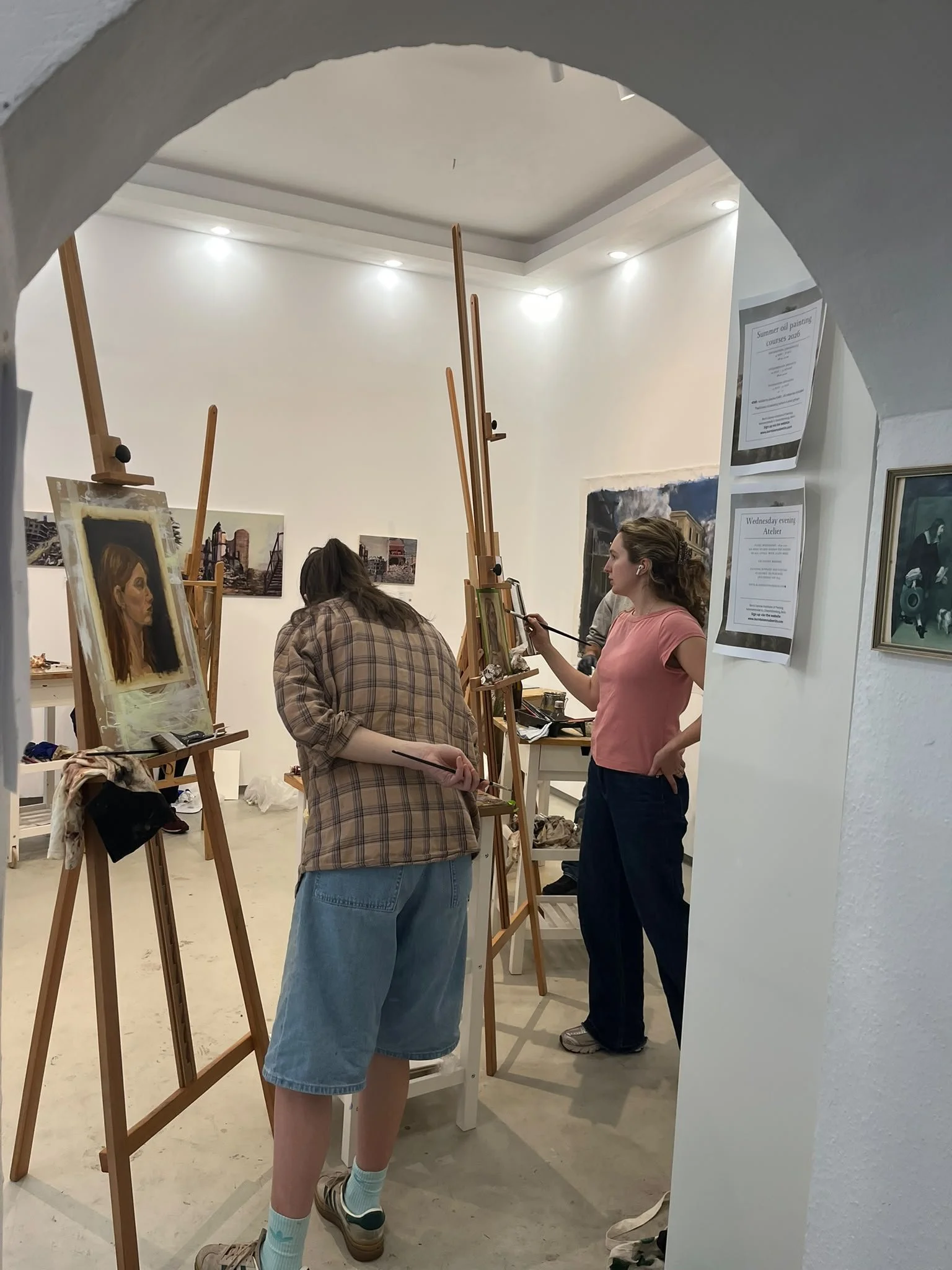 Students painting at burnt sienna berlin oil painting foundation