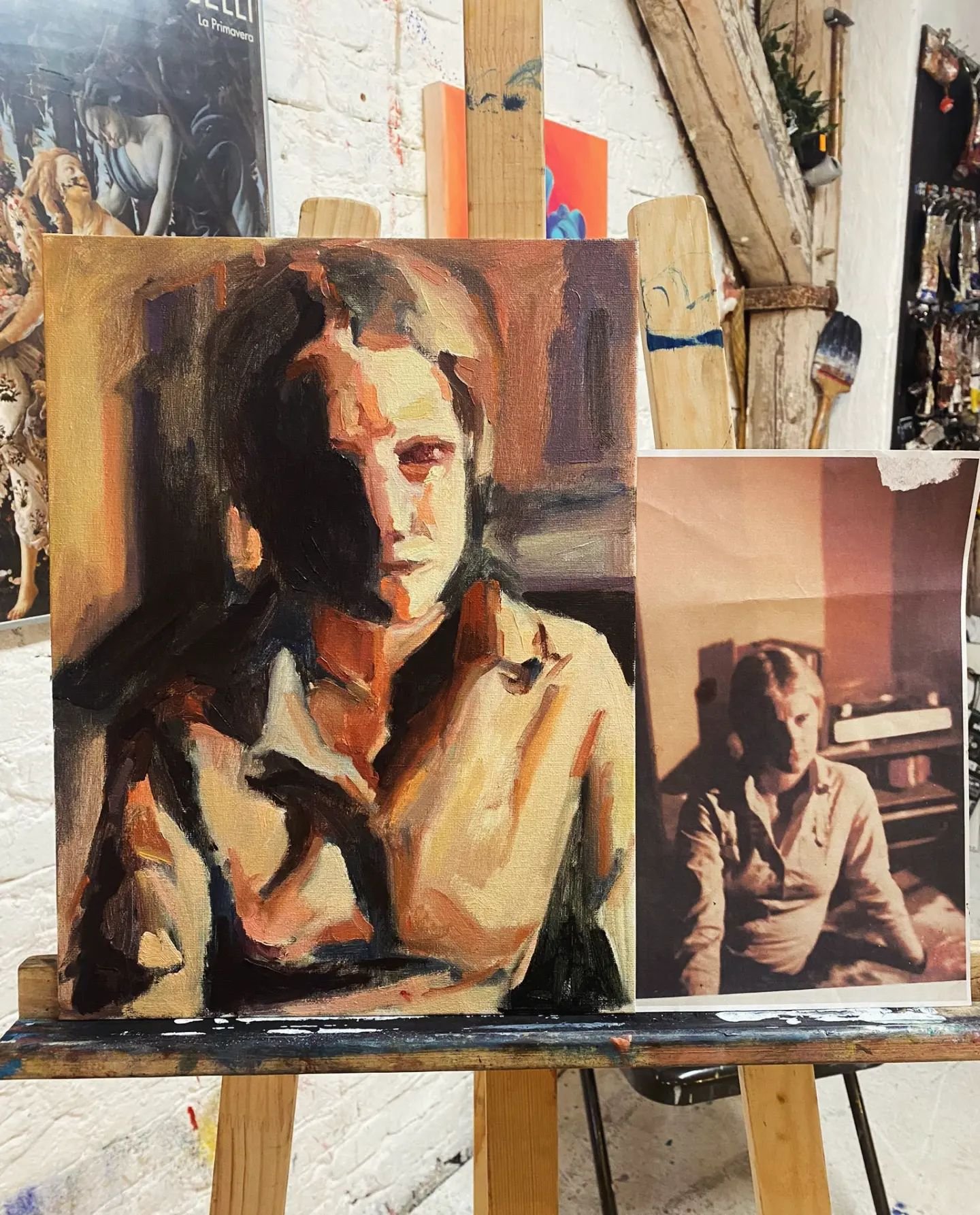 Brilliant and interesting discussion with resident artist Camille about her inspirations and painting themes. Using found photographs she is building a very curious collect of people Look at the beautiful brush strokes is this copy and how the light 