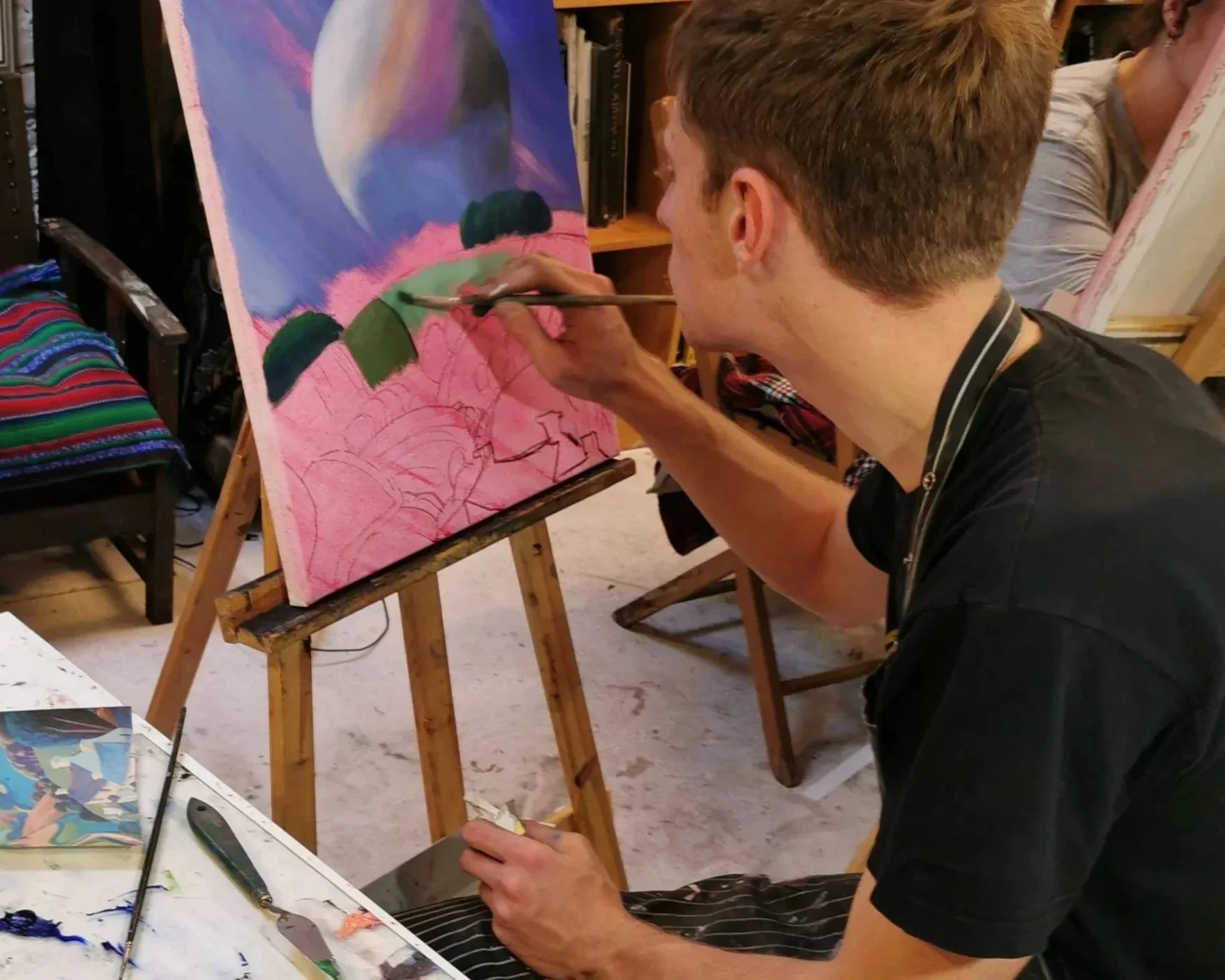 student working during the foundation course in oil painting 2023