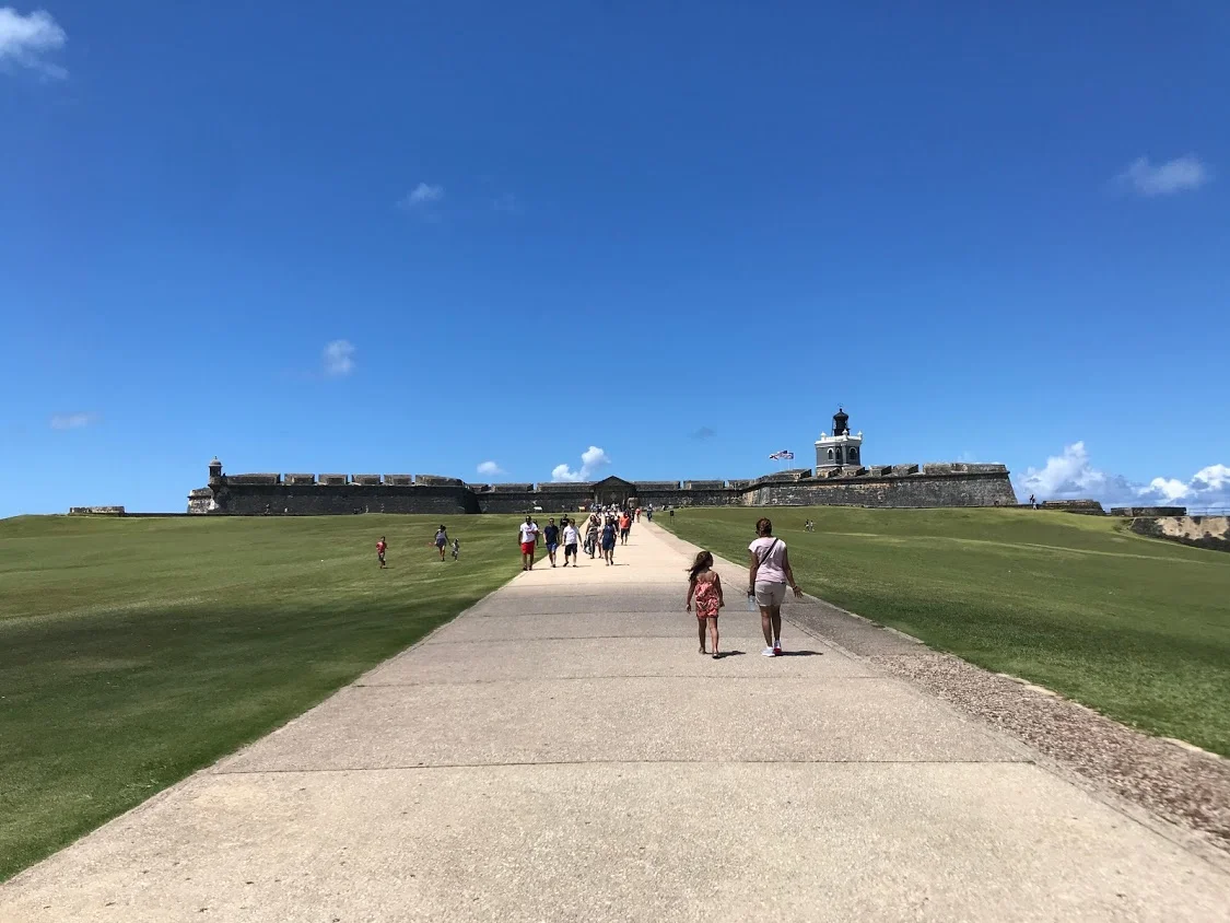 This is a picture of the fort on the outside of Old San Juan overlooking the coast