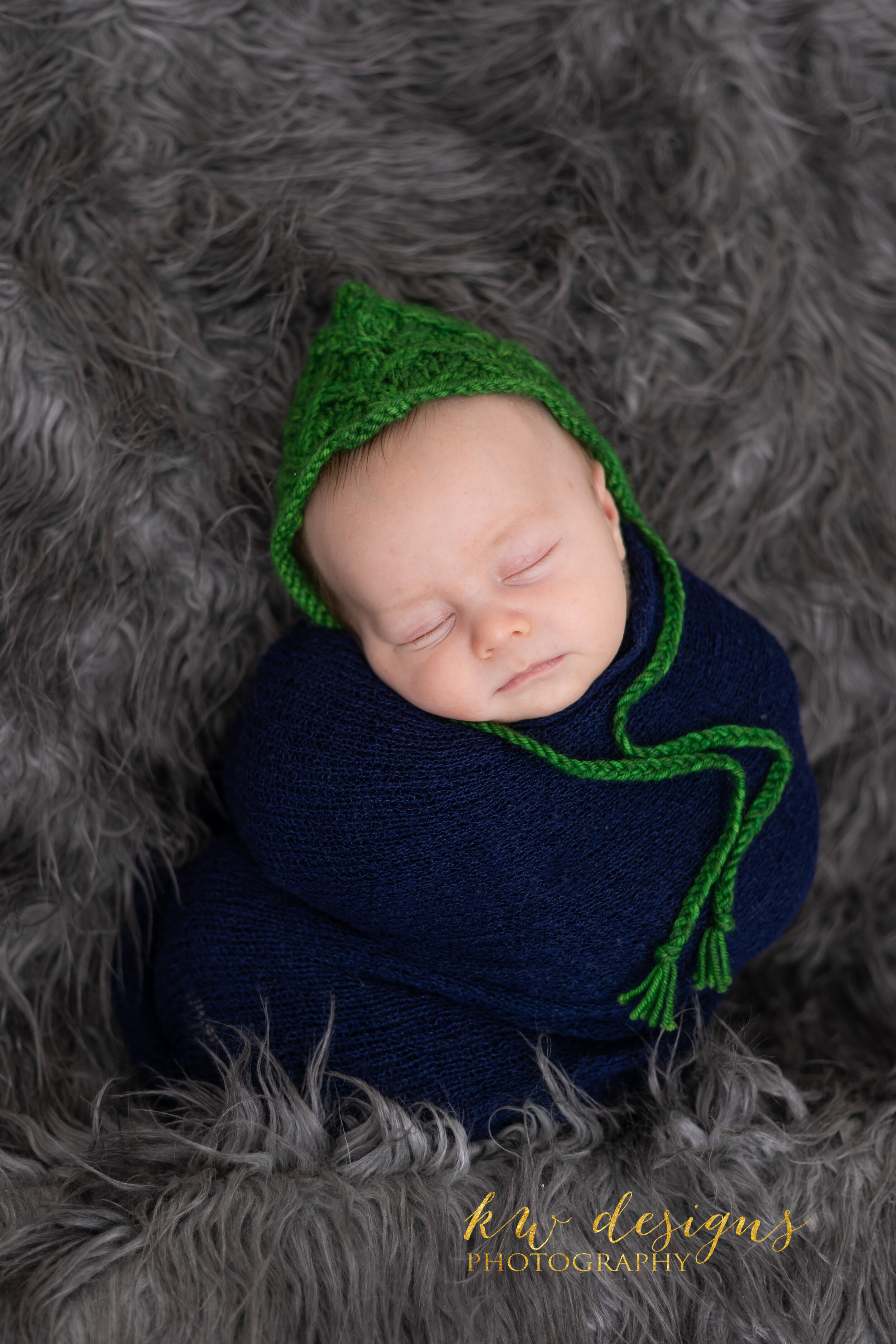 Hugo Newborn Studio Session LOGO-15.jpg