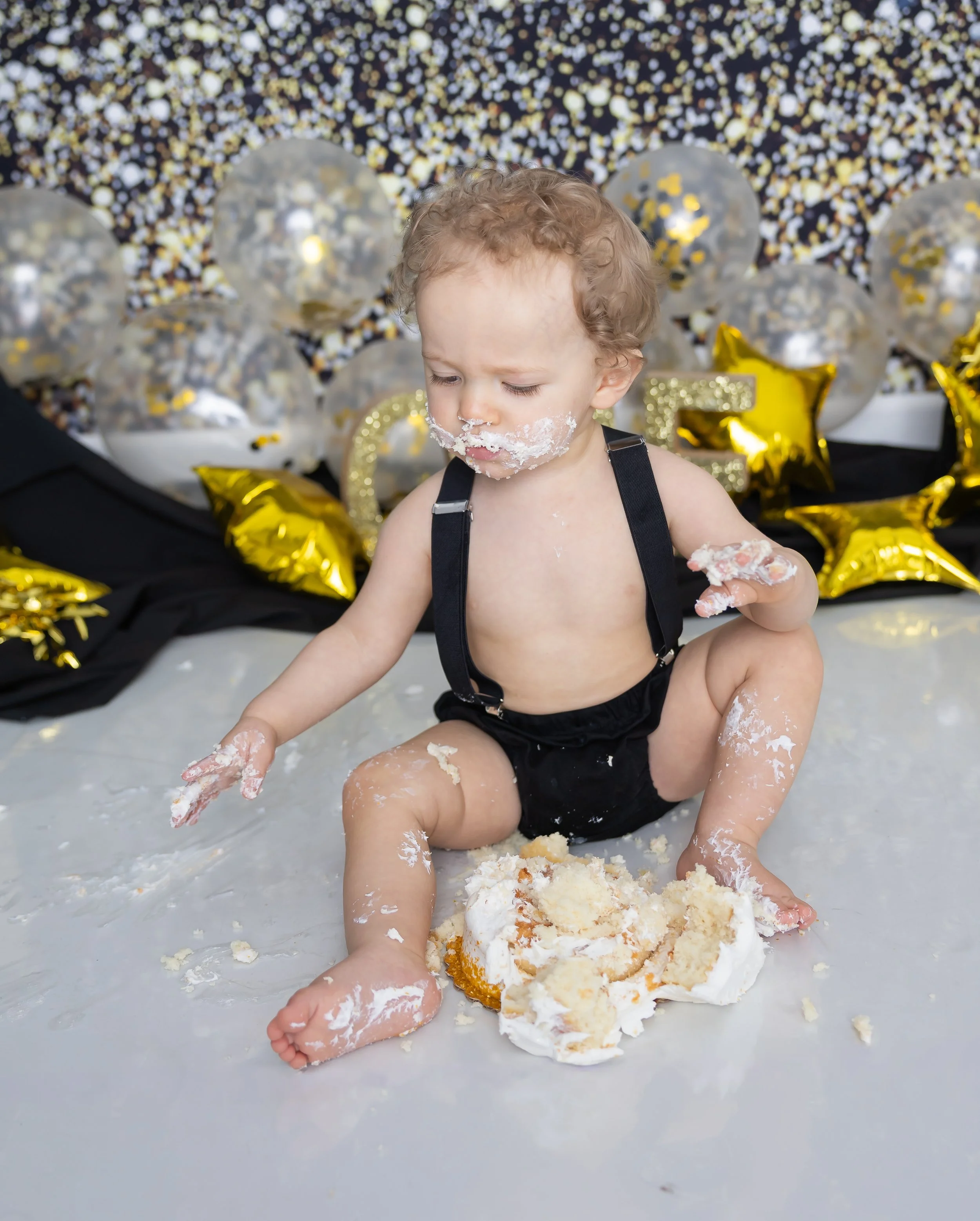 Logan Cake Smash-44.jpg