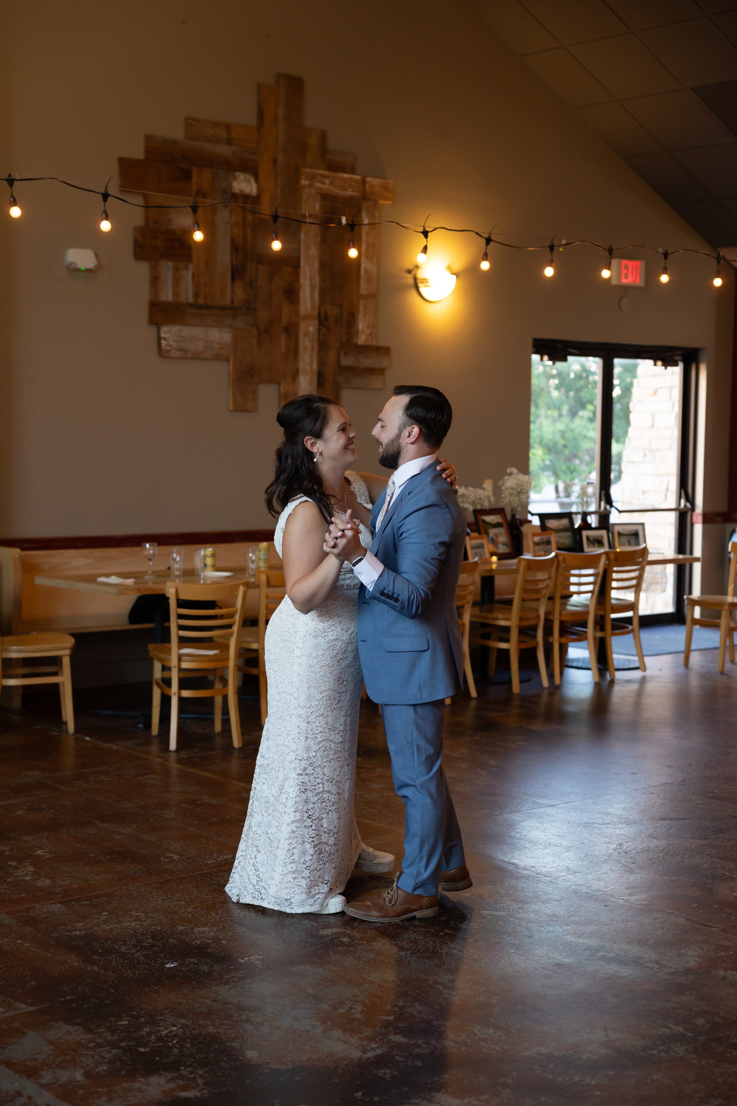 Jessica & Chris 2 Penguins Reception-240.jpg