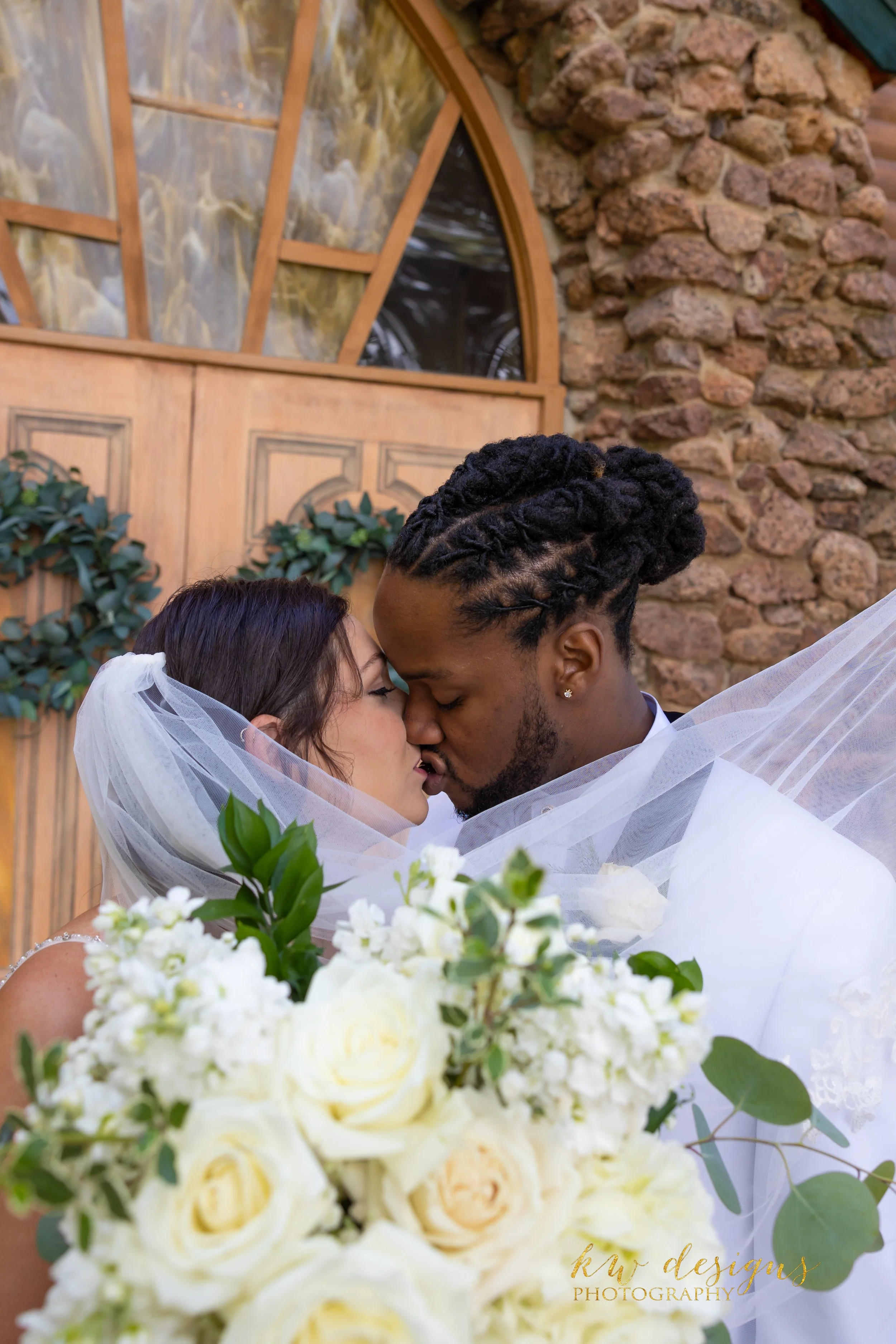 Alex & Berto Wedding Day Previews-40.jpg