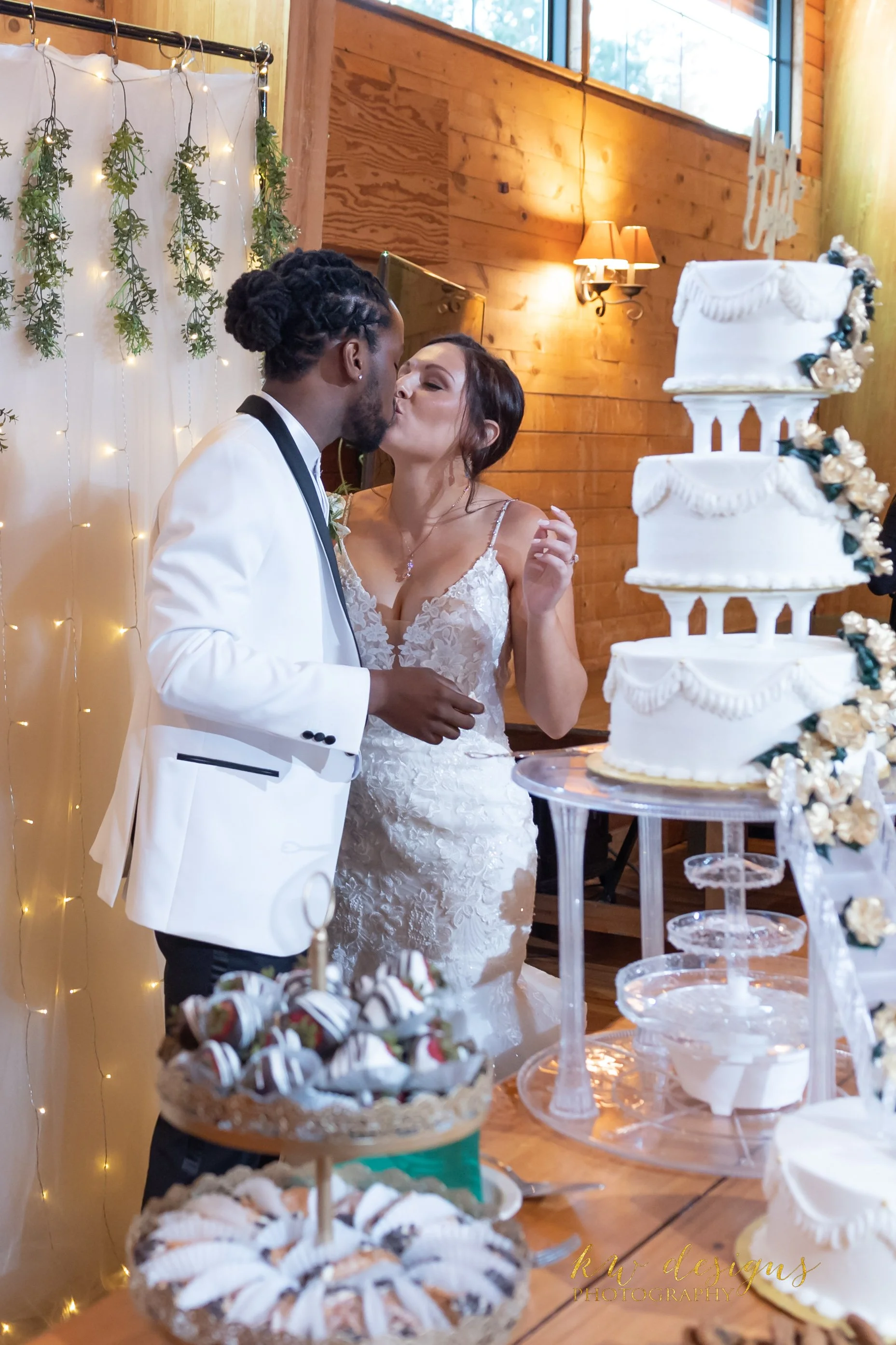 Alex & Berto Wedding Day Previews-48.jpg