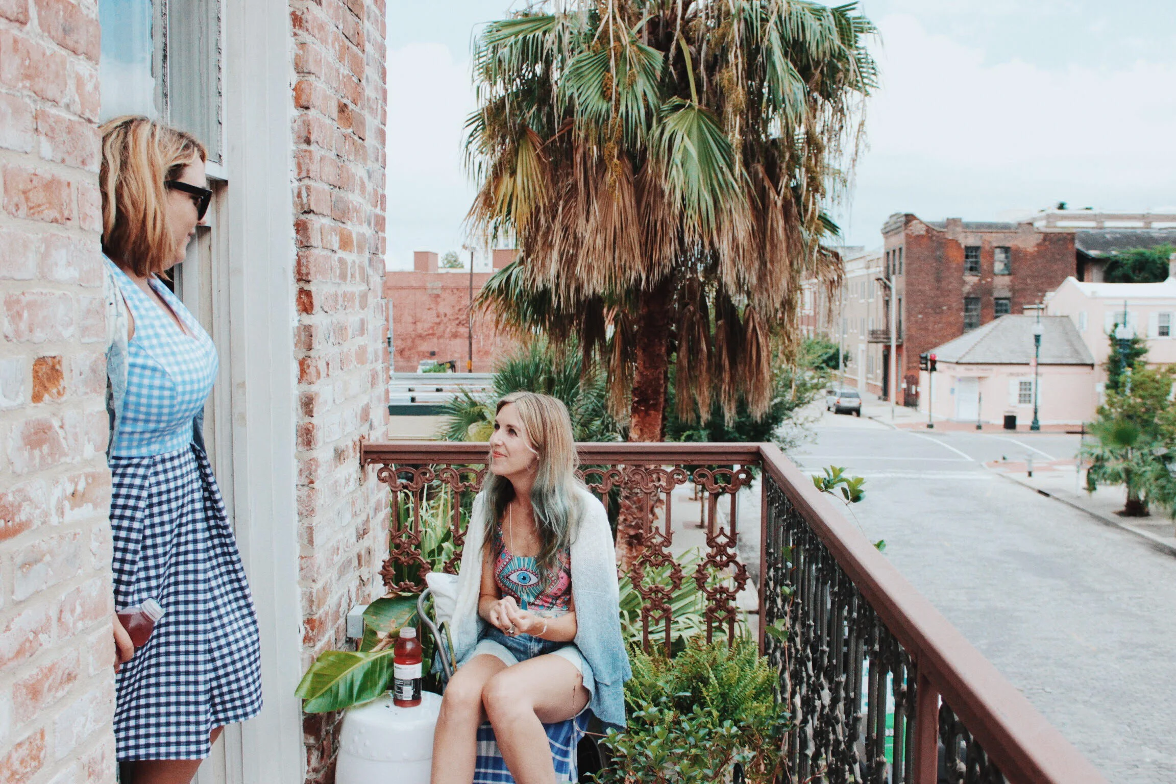 Girls on a New Orleans balcony