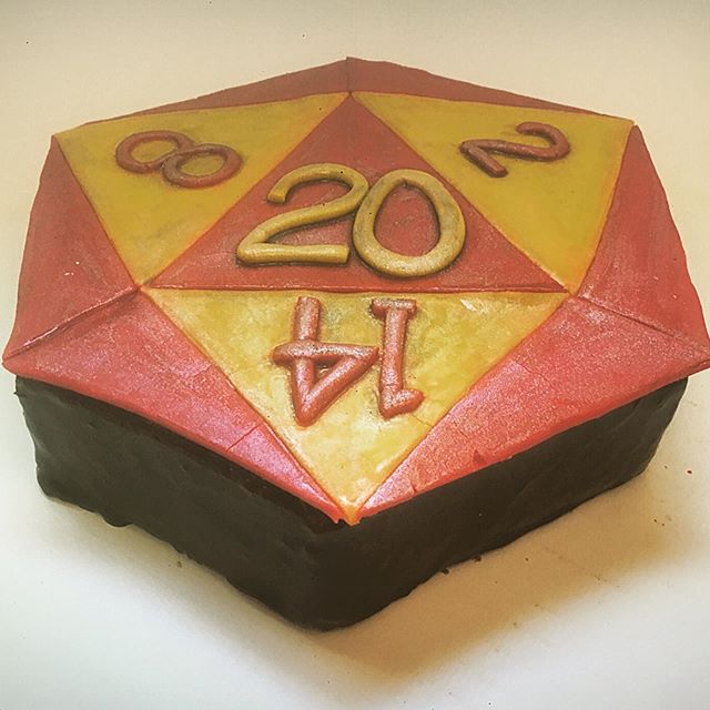 Happy B-Day Nicole!! I made this #funfetticake on Tuesday for @nicotherealgirl&rsquo;s Birthday 🎁 #gryffindor #D20 #dungeonsanddragons #ganache #harrypotter