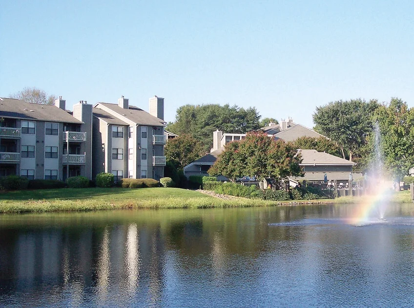 AMBER LAKE APARTMENTS