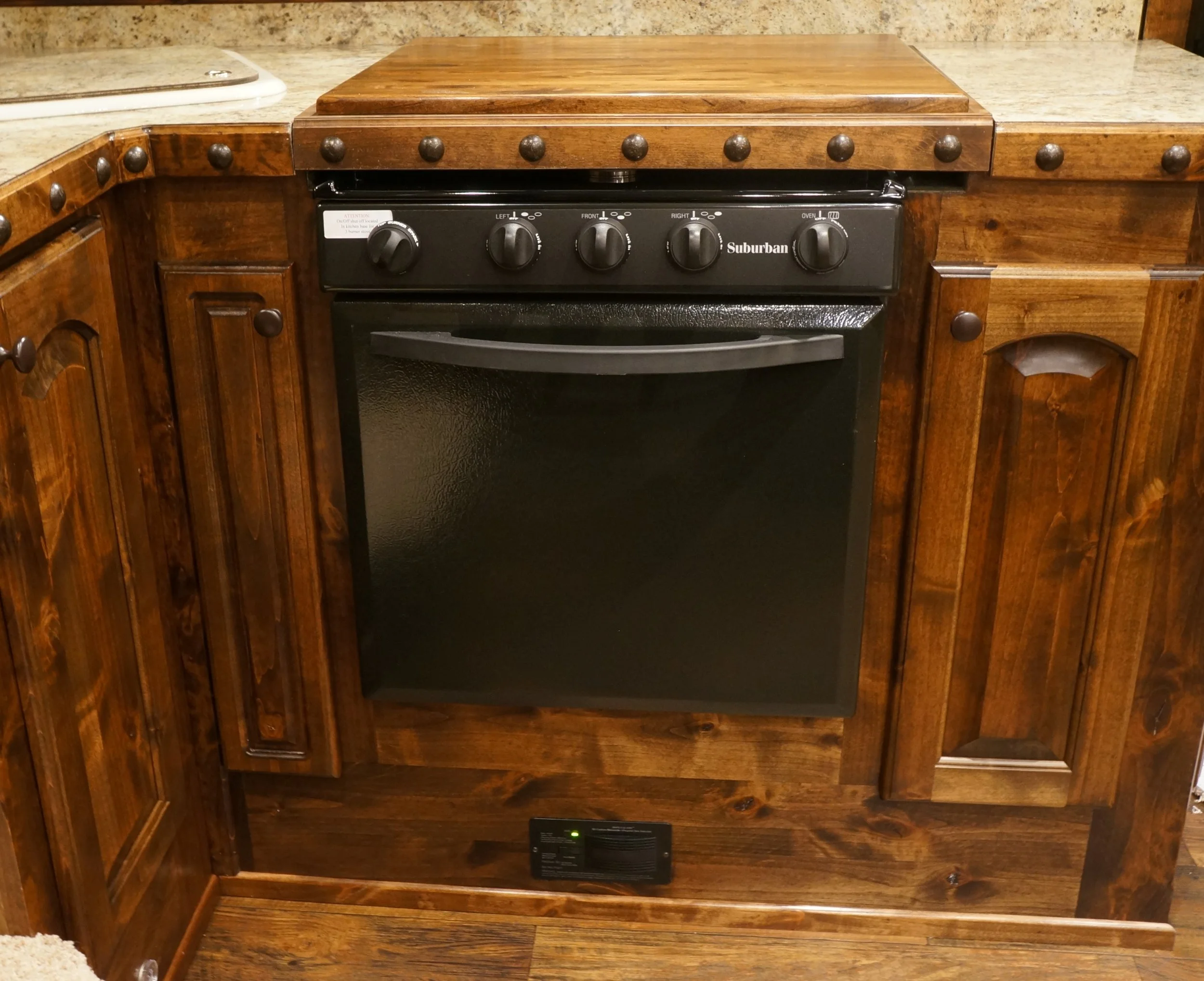 Recessed 3-Burner Cooktop with Oven