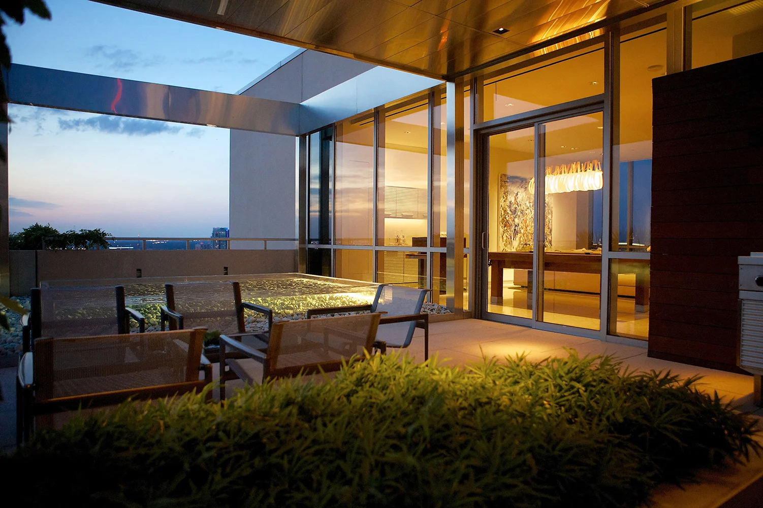 1001h_ACV_9268 300 dpi_2048.jpg