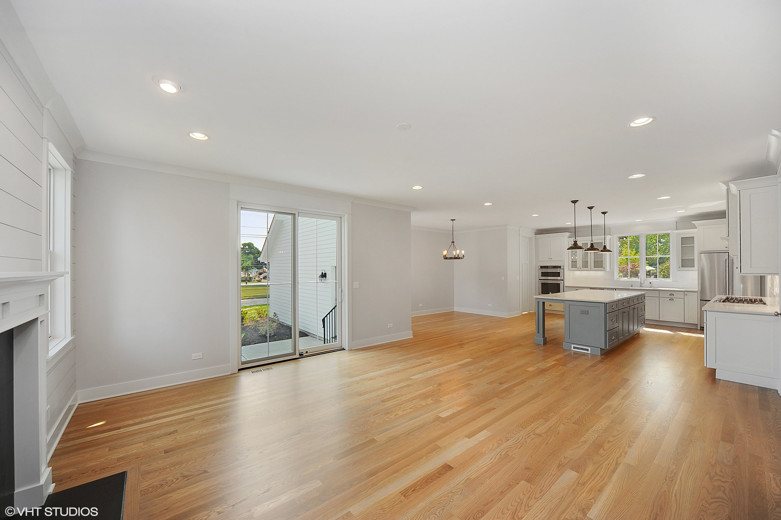 07_103northpineavenue_91_KitchenLivingRoom_HiRes.jpg