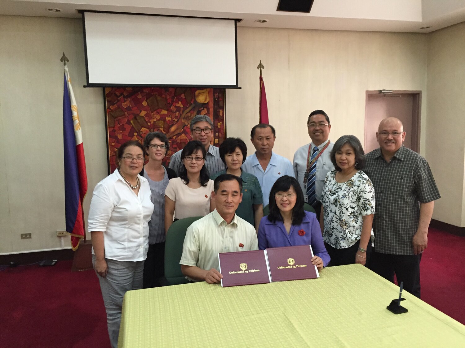 Singing MOU between Philippine National Medical School & Pyongyang Medical University.