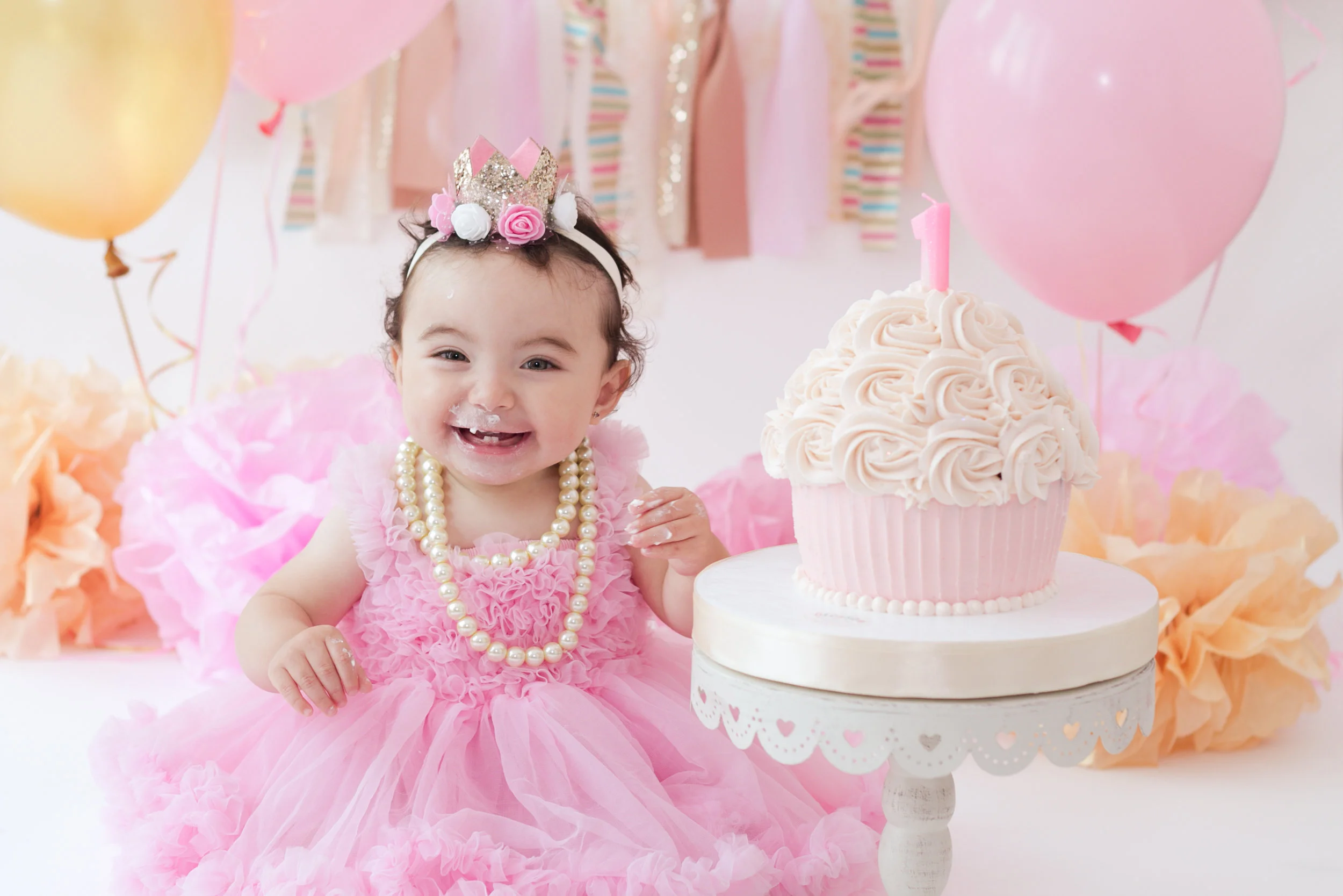 ARIANA SMASH CAKE (6 of 15).jpg