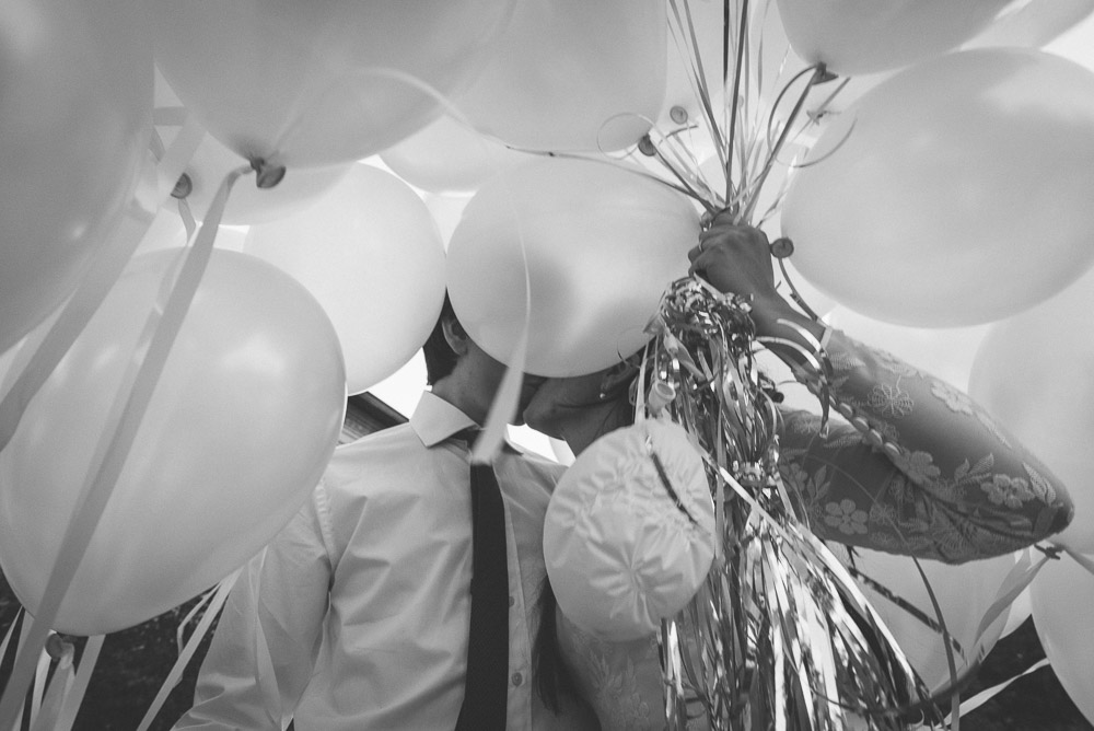 suelta de globos para bodas.jpg